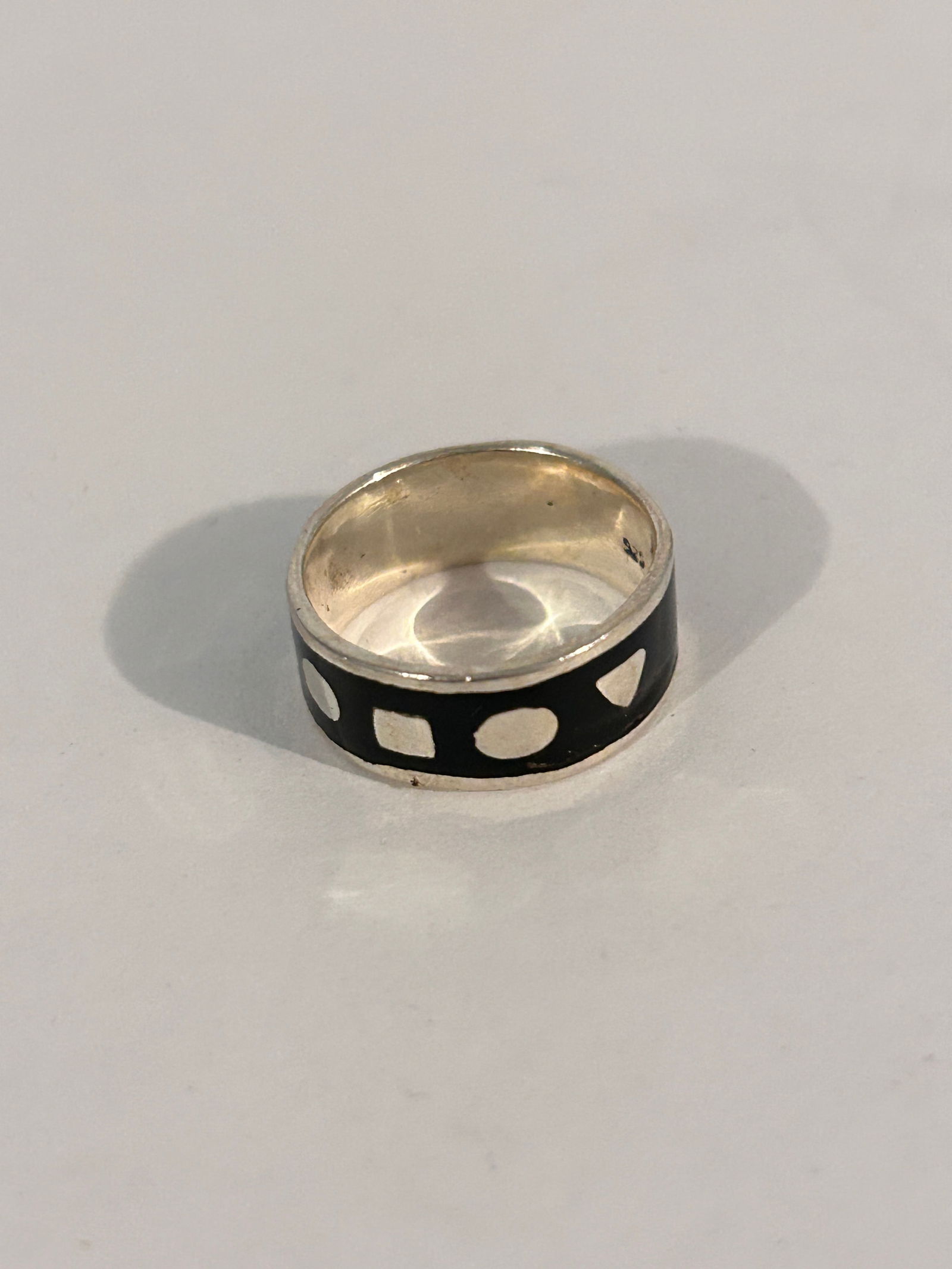 Vintage Sterling Silver Black enamel band Ring Sz 7 (1 of 4)