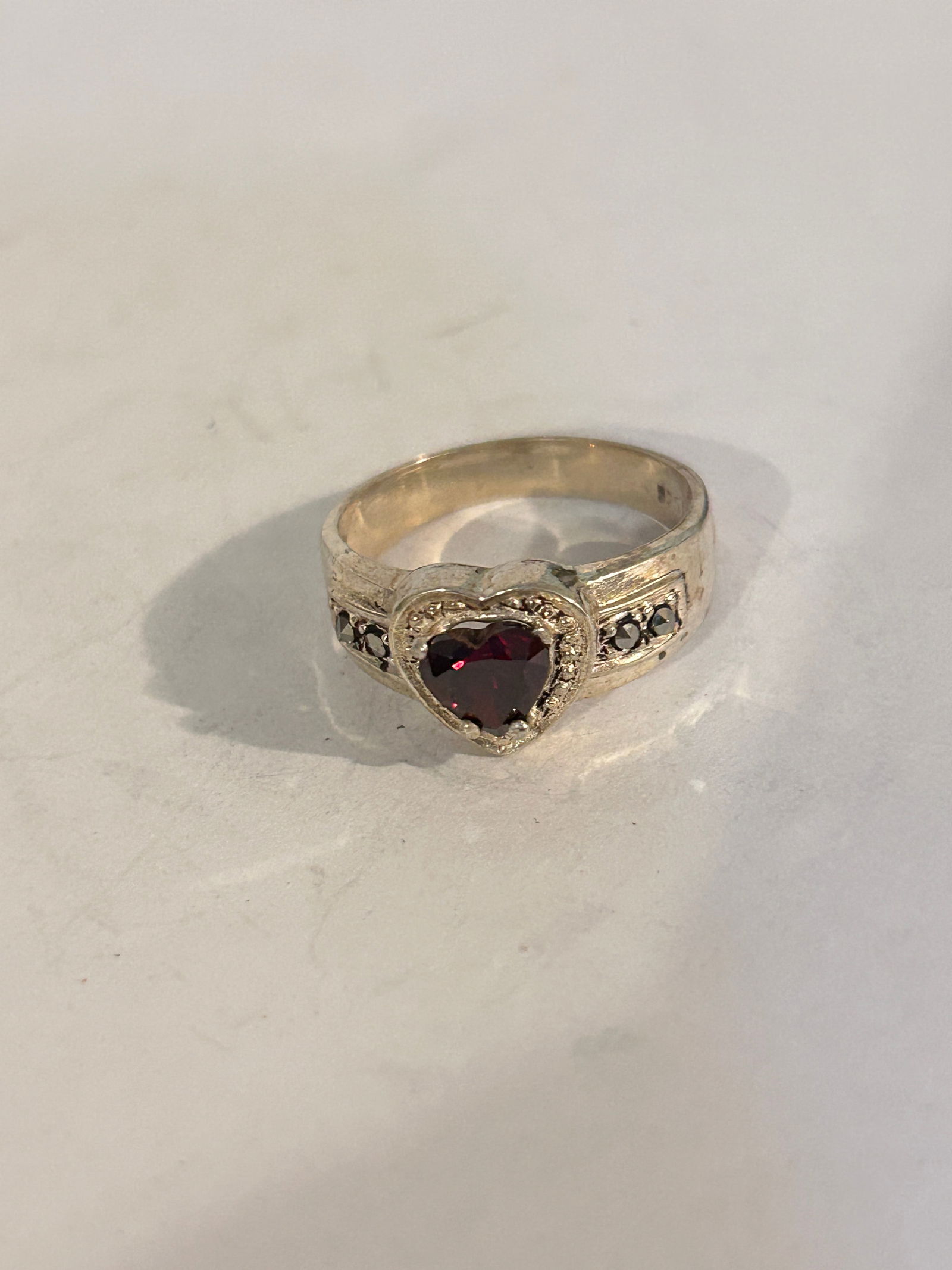 Vintage Sterling Silver Marcasite & Amethyst Ring Sz 8: Vintage Sterling Silver Marcasite & Amethyst Ring Sz 8 Please view all photos as they are part of the description and condition of this Item, Feel free to contact me with questions or picture requests