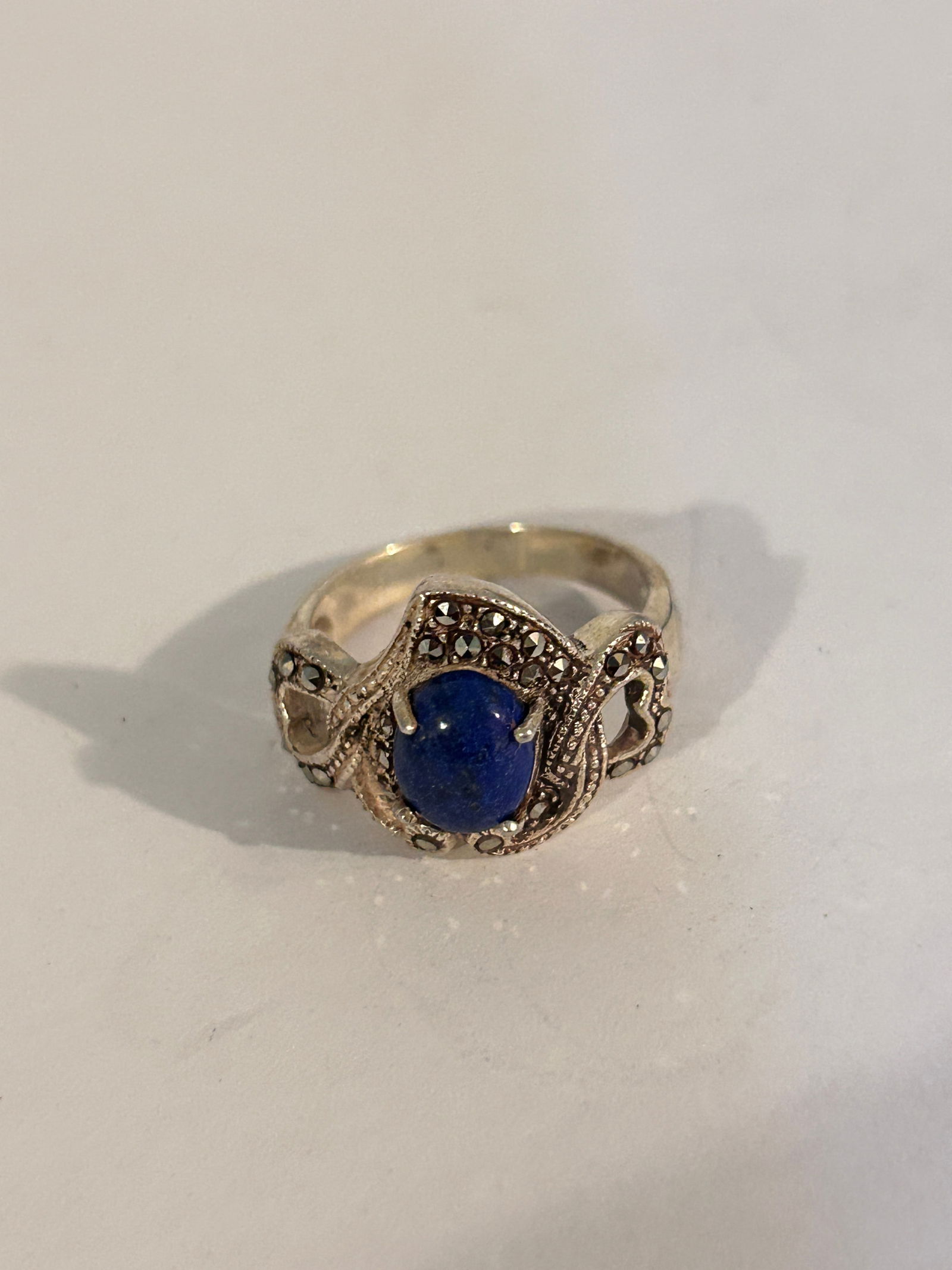 Vintage Sterling Silver Marcasite gem stone Ring Sz 8: Vintage Sterling Silver Marcasite gem stone Ring Sz 8 Please view all photos as they are part of the description and condition of this Item, Feel free to contact me with questions or picture requests!