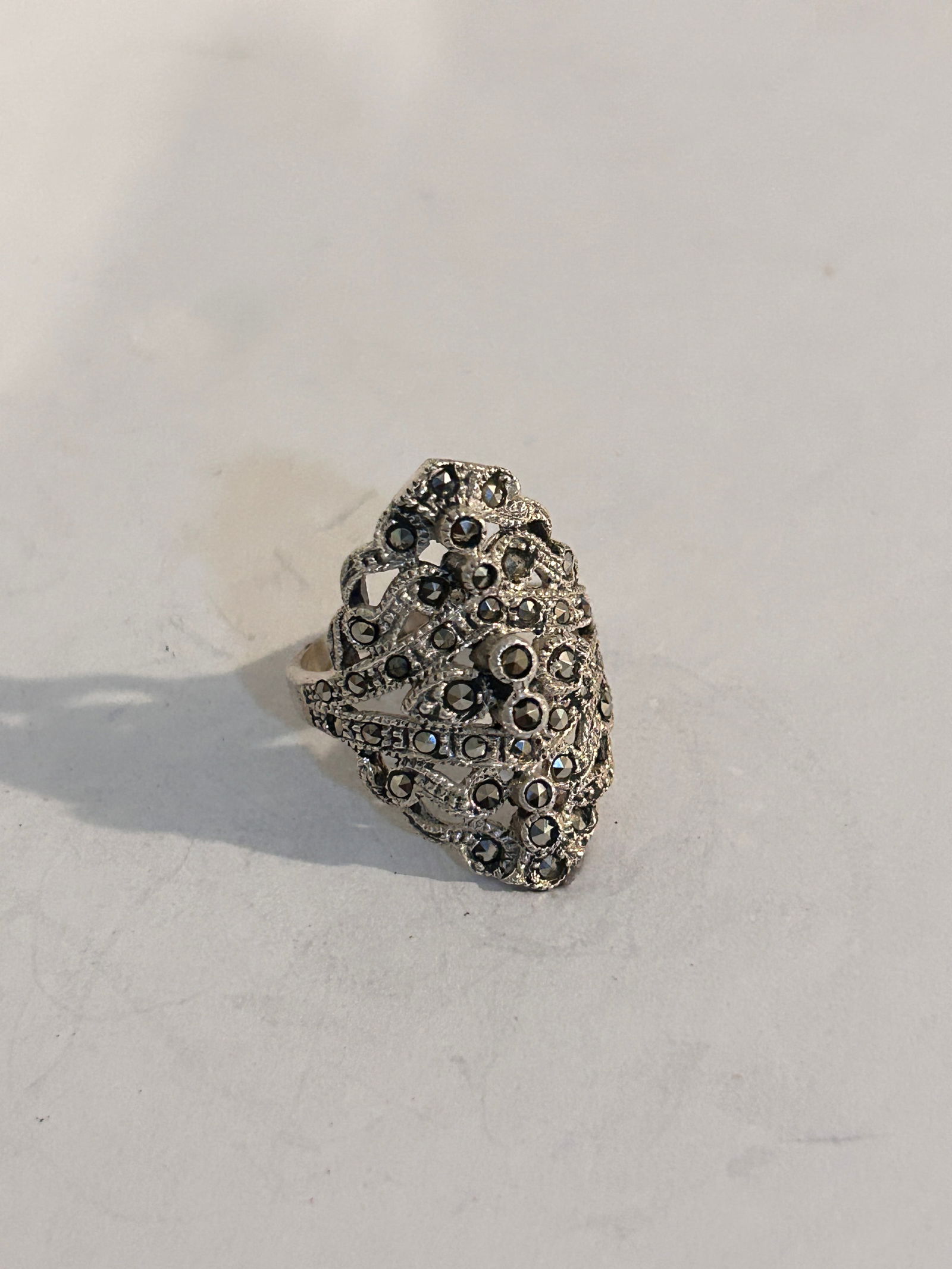 Vintage Sterling Silver Marcasite Ring Sz 6 (1 of 4)