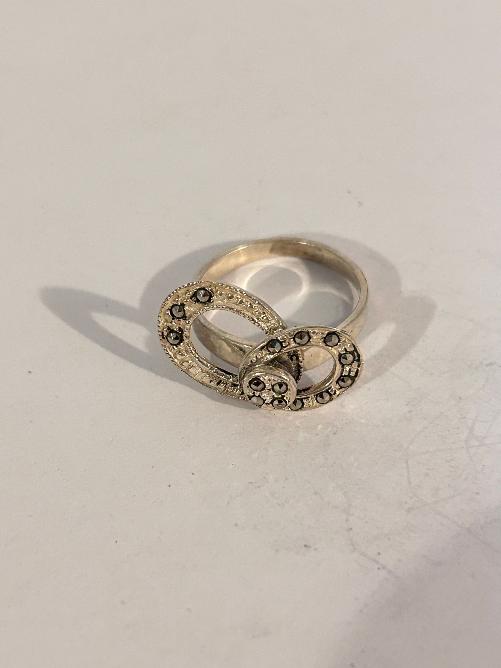 Vintage Sterling Silver Marcasite Ring Sz 7: Vintage Sterling Silver Marcasite Ring Sz 7 Please view all photos as they are part of the description and condition of this Item, Feel free to contact me with questions or picture requests! Used Item