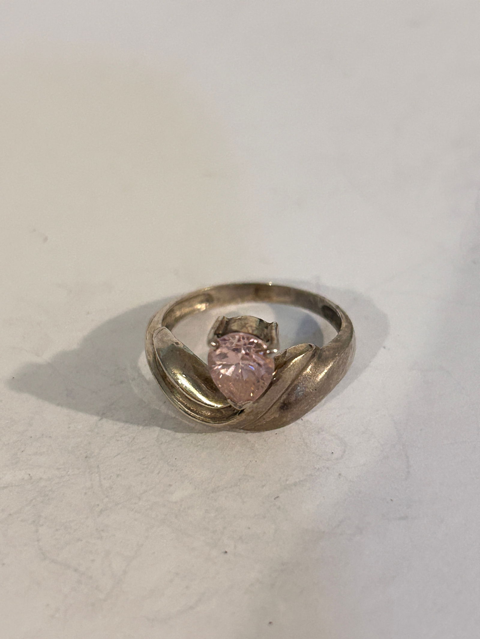Vintage Sterling Silver Pink stone Ring Sz 8 (1 of 4)