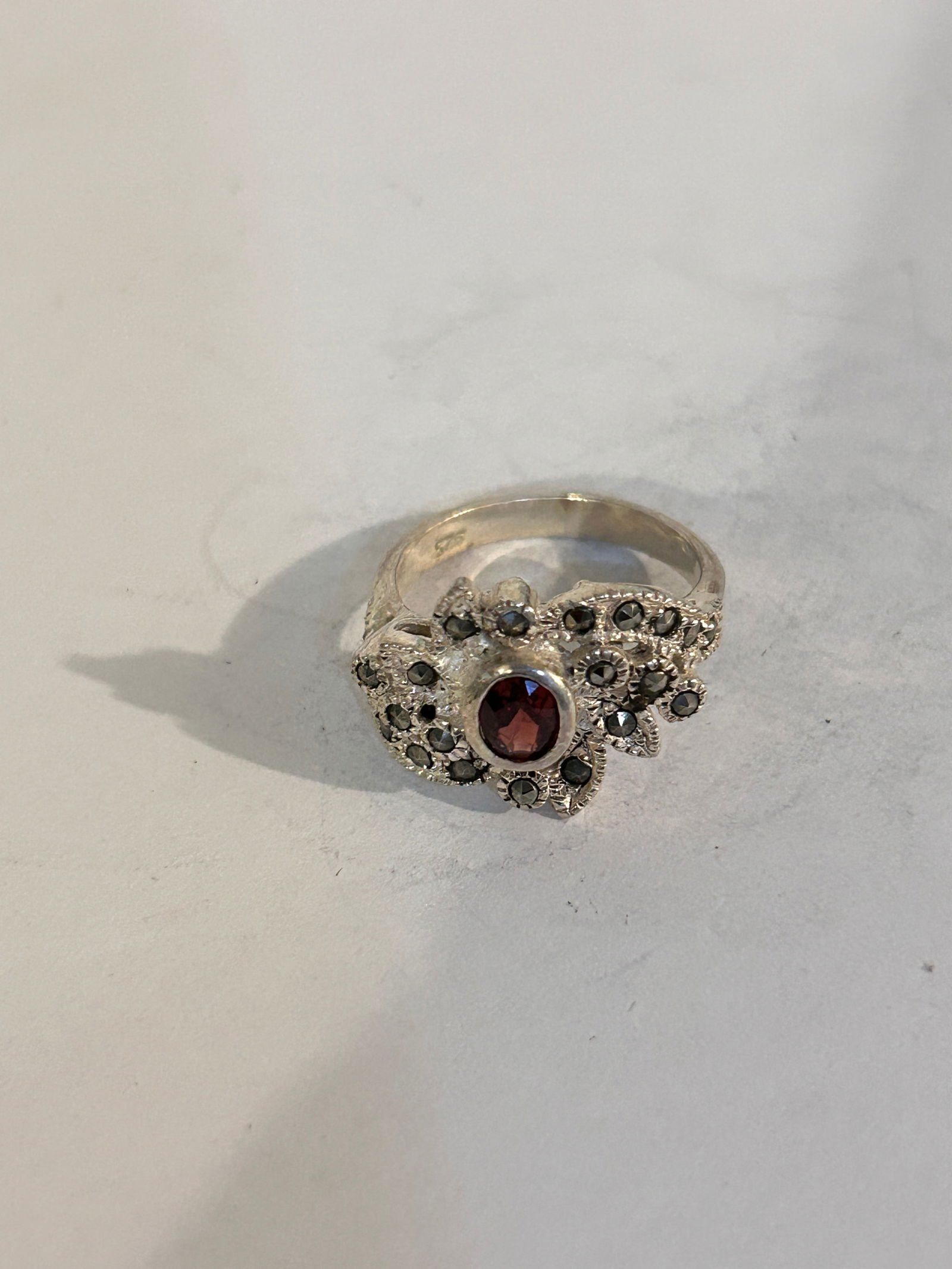 Vintage Sterling Silver Marcasite Ring Sz 6 (1 of 4)