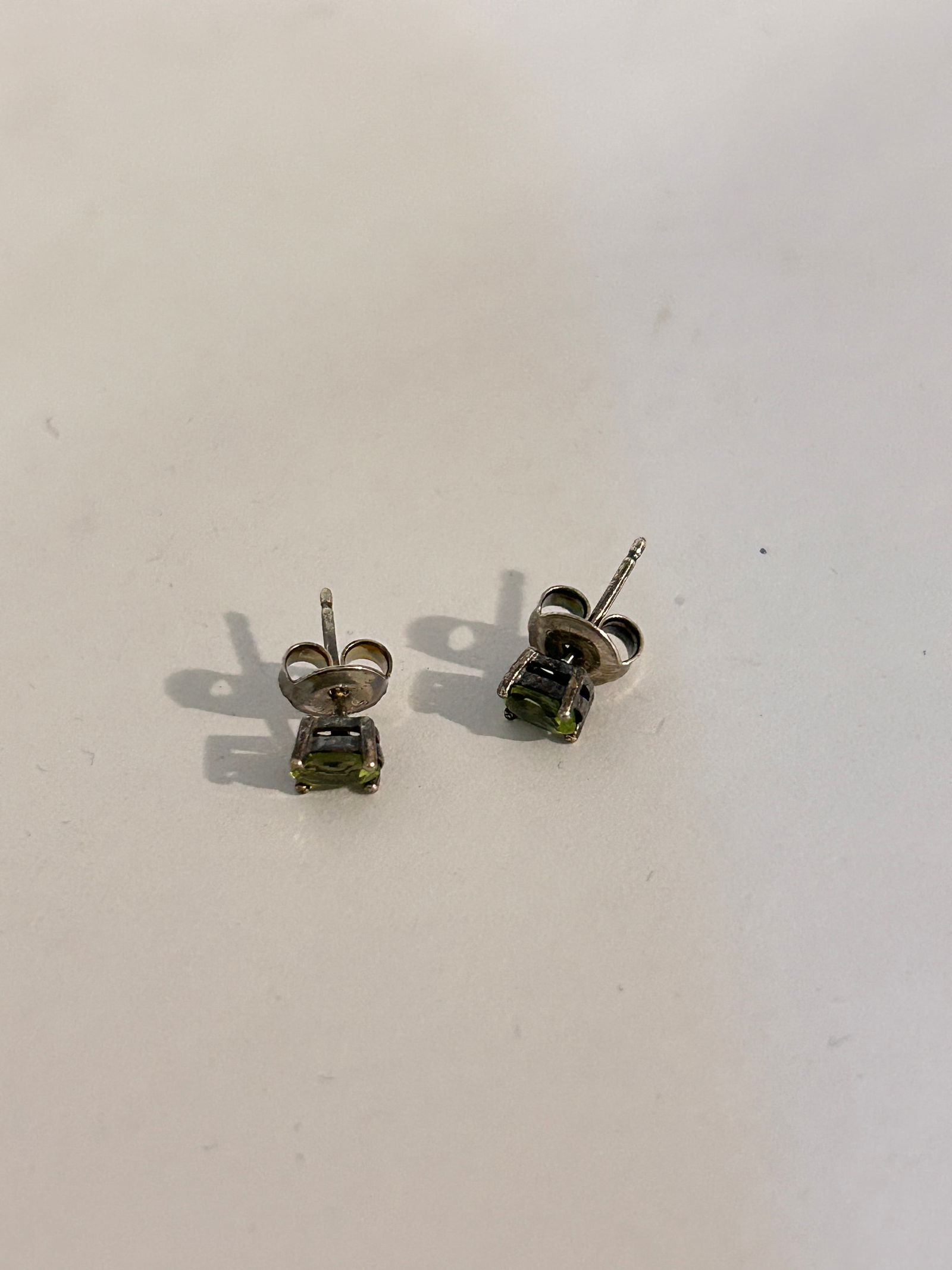 Vintage Sterling Silver gem stone post Earrings: Vintage Sterling Silver gem stone post Earrings Please view all photos as they are part of the description and condition of this Item, Feel free to contact me with questions or picture requests! Used