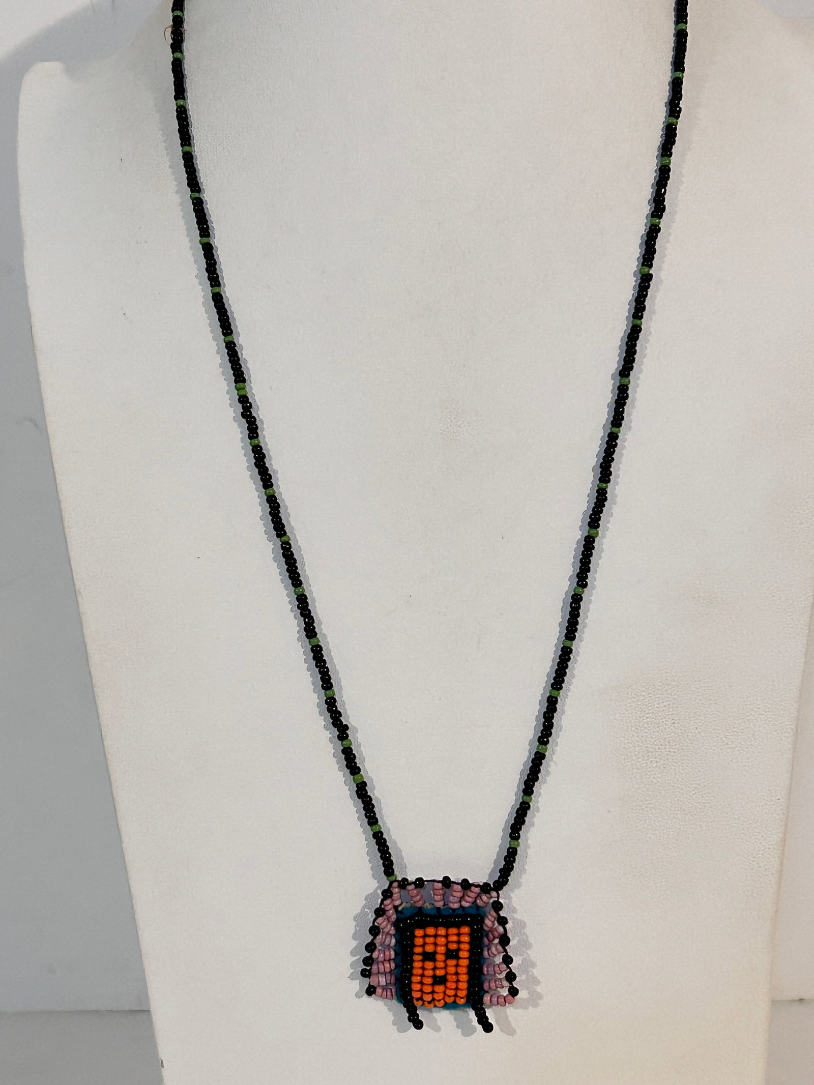 Vintage Navajo bead indian Necklace Sz 24": Vintage Navajo bead indian Necklace Sz 24" Please view all photos as they are part of the description and condition of this Item, Feel free to contact me with questions or picture requests! Used Item 