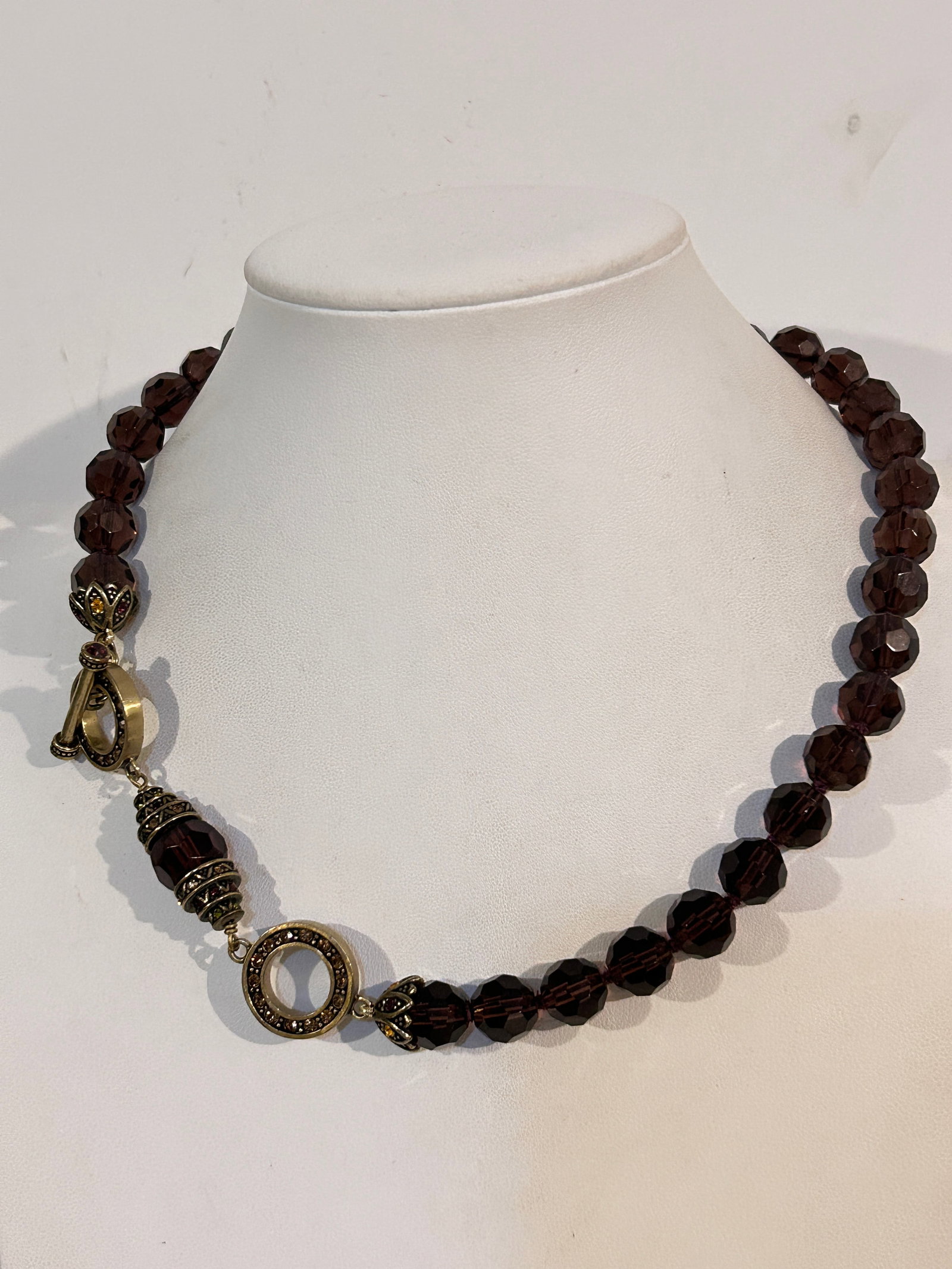 Heidi Daus Swarovski Crystals Bead Necklace Sz 17": Heidi Daus Swarovski Crystals Bead Necklace Sz 17" Please view all photos as they are part of the description and condition of this Item, Feel free to contact me with questions or picture requests! Us
