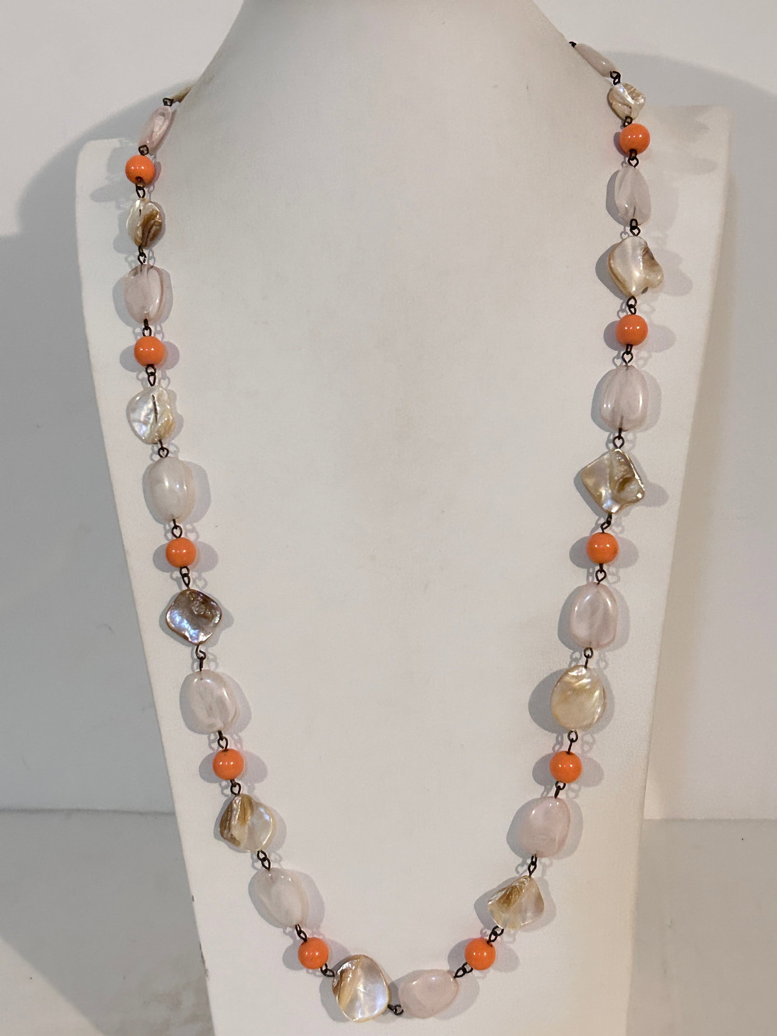 Vintage Mother of Pearl Necklace Sz 31": Vintage Mother of Pearl Necklace Sz 31" Please view all photos as they are part of the description and condition of this Item, Feel free to contact me with questions or picture requests! Used Item AS 