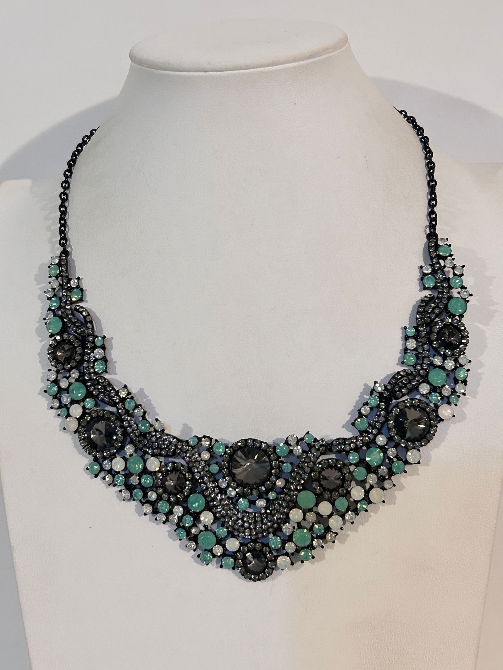 Vintage Statement Blue bead Rhinestone Necklace Sz 16" (1 of 4)