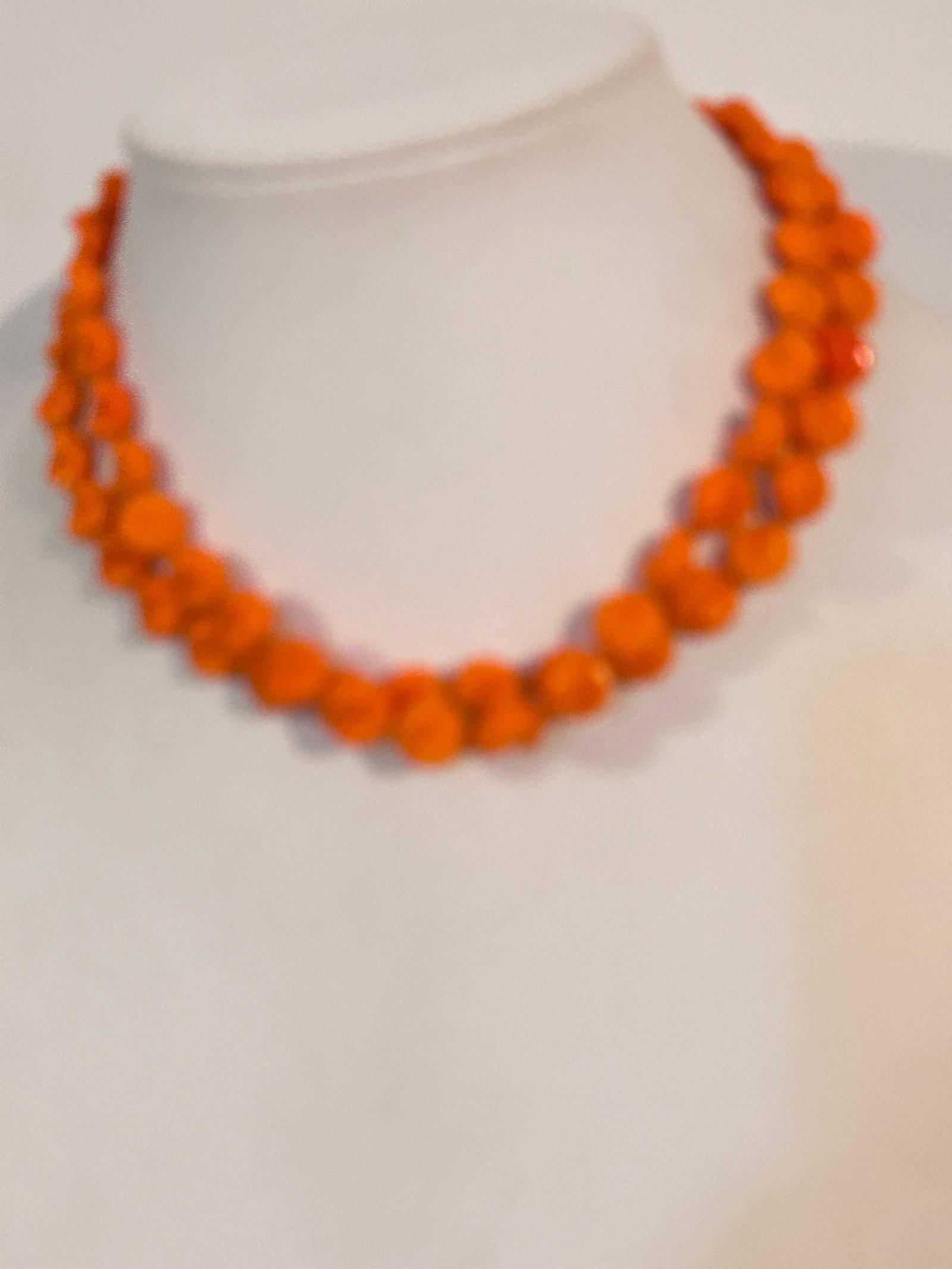 Vintage 1920s Orange bead Necklace Sz 13": Vintage 1920s Orange bead Necklace Sz 13" Please view all photos as they are part of the description and condition of this Item, Feel free to contact me with questions or picture requests! Used Item A