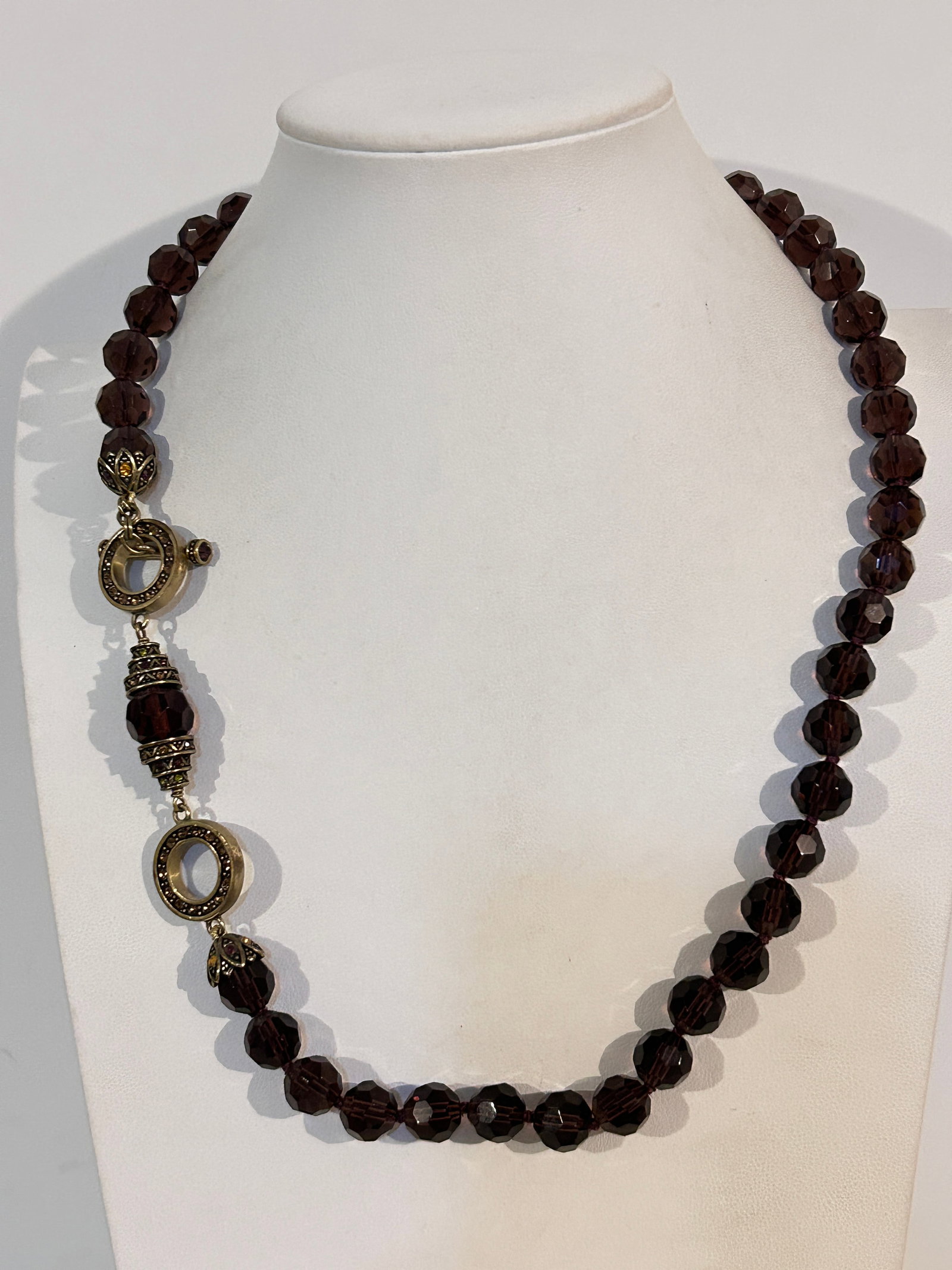 Heidi Daus Swarovski Crystals Bead Necklace Sz 22": Heidi Daus Swarovski Crystals Bead Necklace Sz 22" Please view all photos as they are part of the description and condition of this Item, Feel free to contact me with questions or picture requests! Us