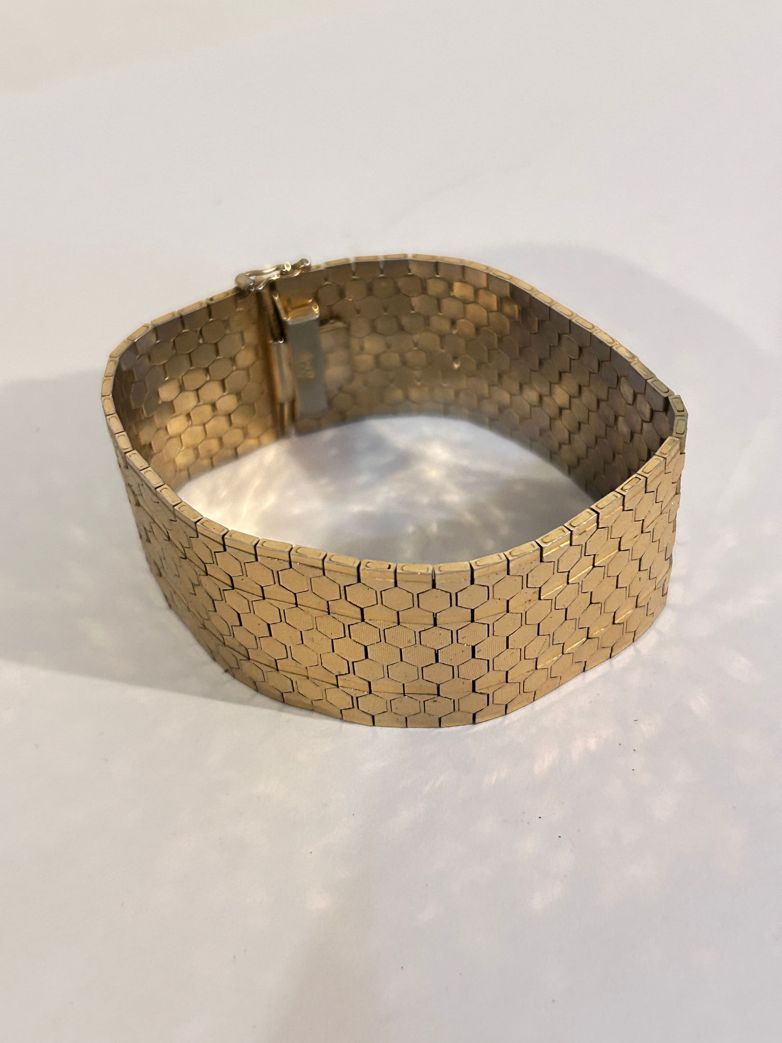 Vintage 18K Gold Filled Gold tone Bracelet 8" (1 of 4)