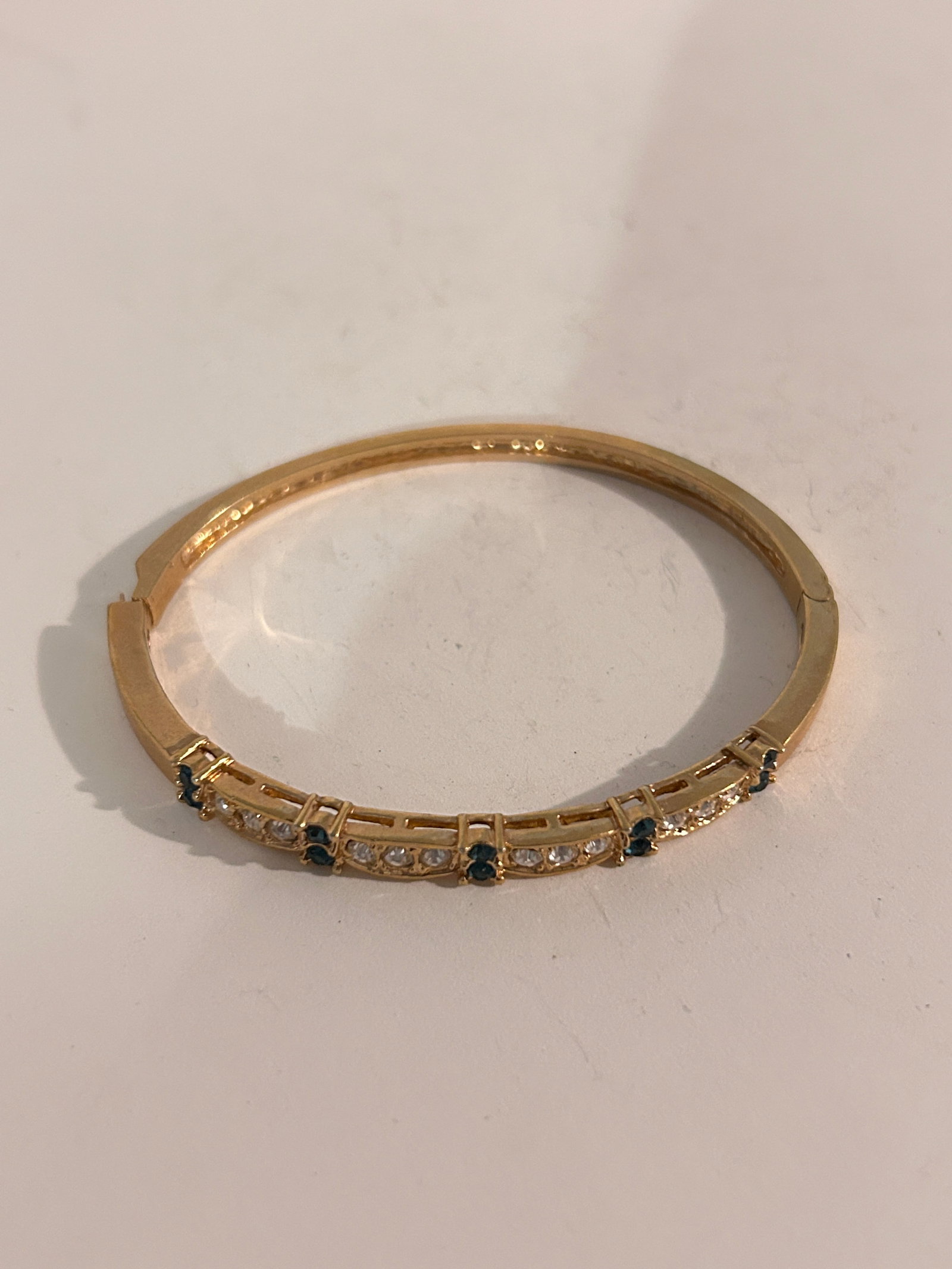 Vintage Gold tone Rhinestone hinged Bracelet 7" (1 of 5)