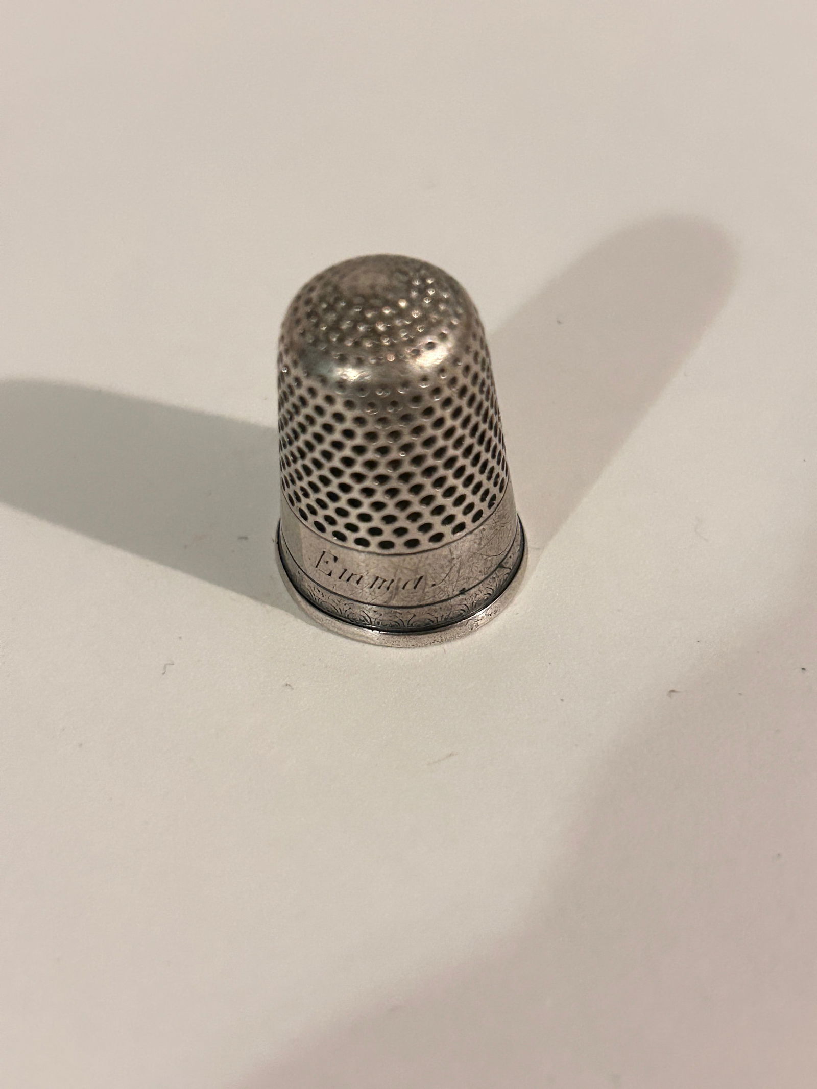Antique Sterling Silver Emma Thimble: Antique Sterling Silver Emma Thimble Please view all photos as they are part of the description and condition of this Item, Feel free to contact me with questions or picture requests! Used Item AS IS