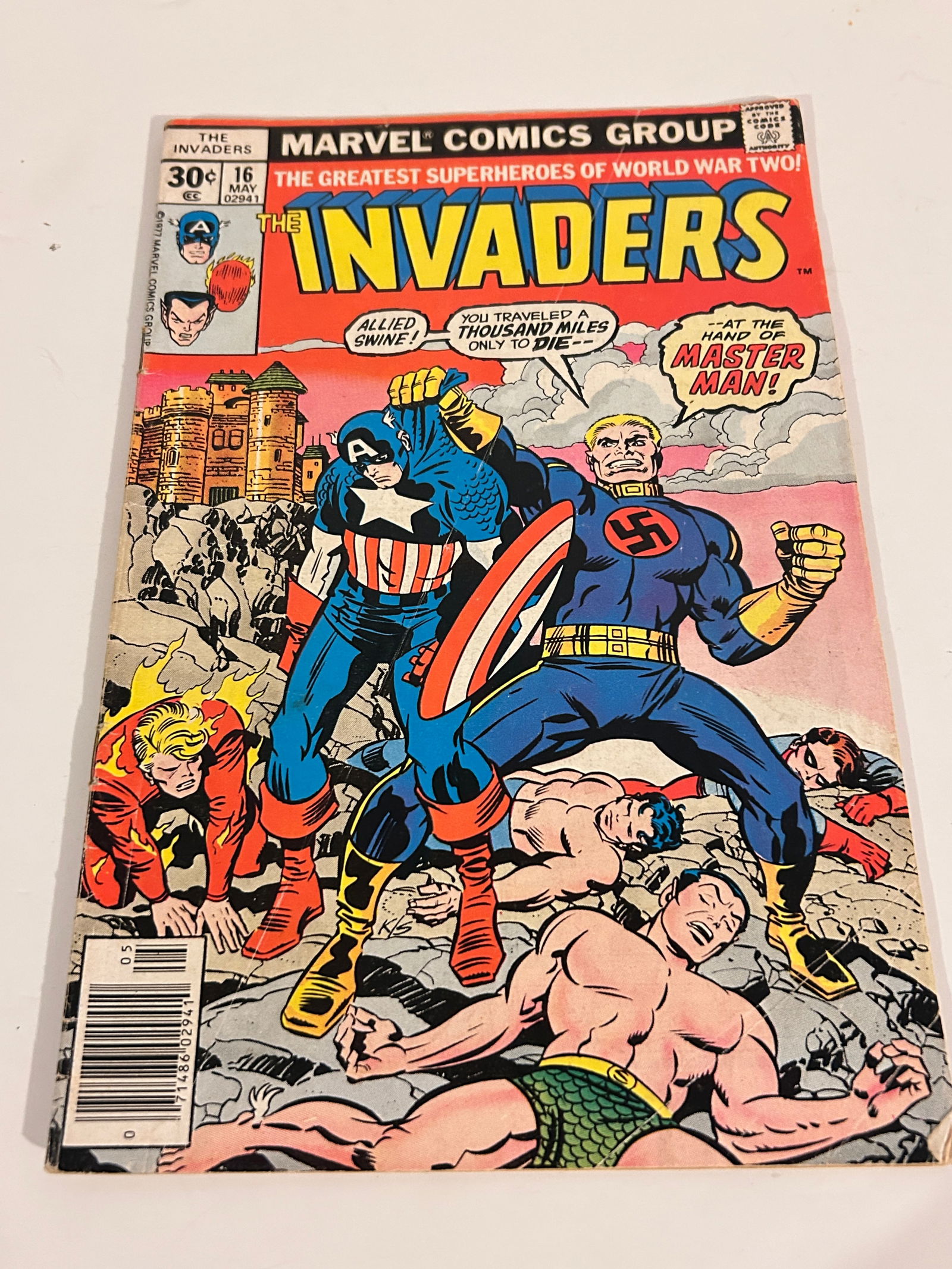 Vintage Comic Book The Invaders # 16 (1 of 2)