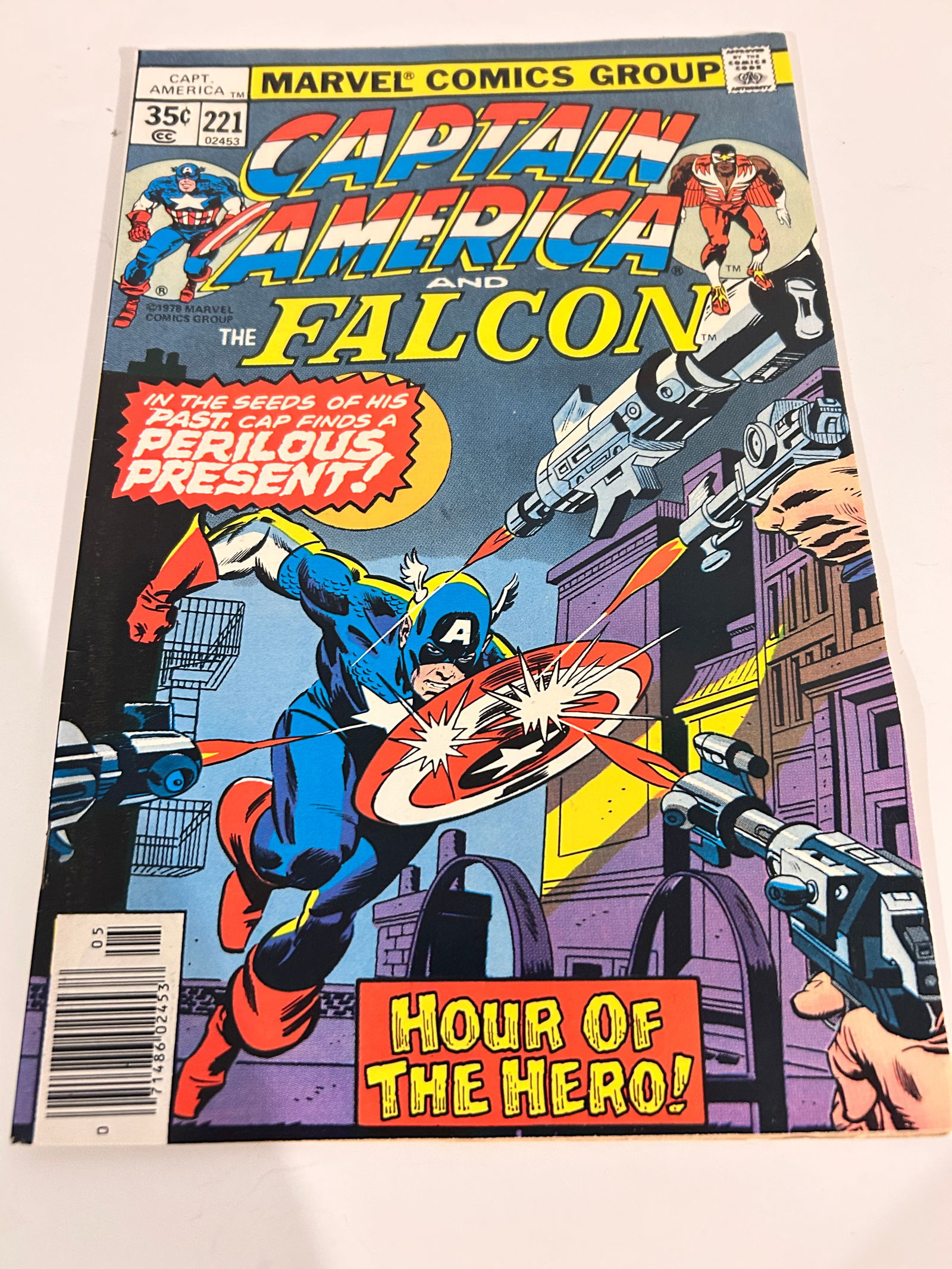 Vintage Comic Book Captain America & Falcon # 221 (1 of 2)