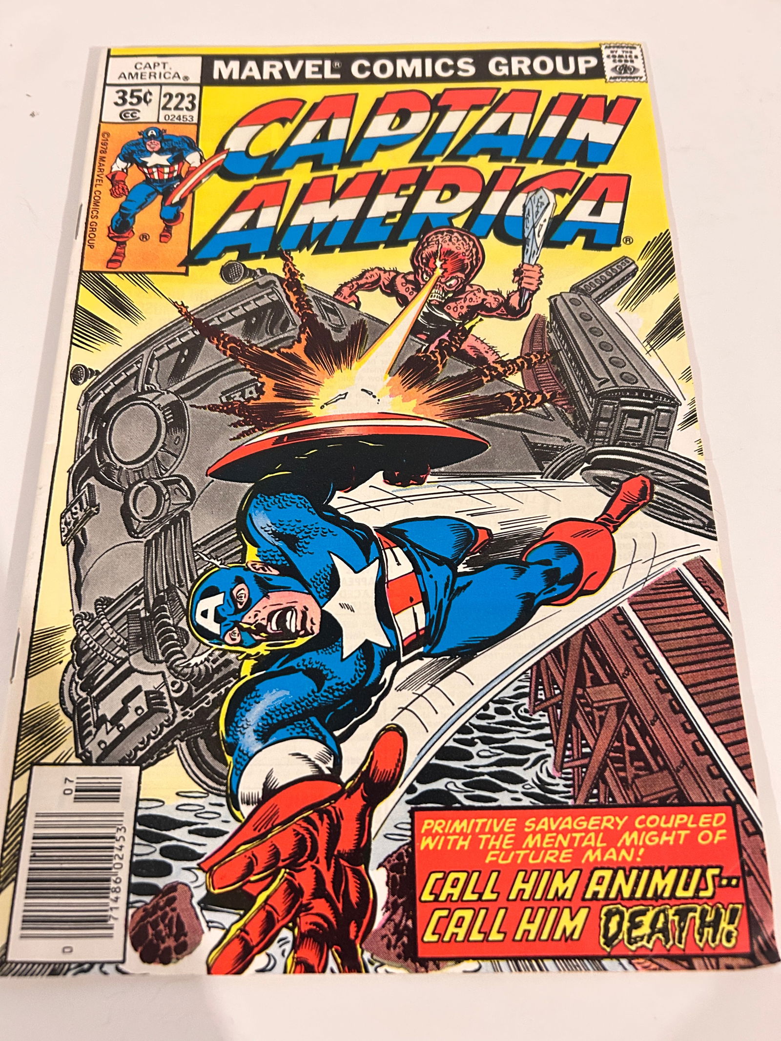 Vintage Comic Book Captain America & Falcon # 223 (1 of 2)