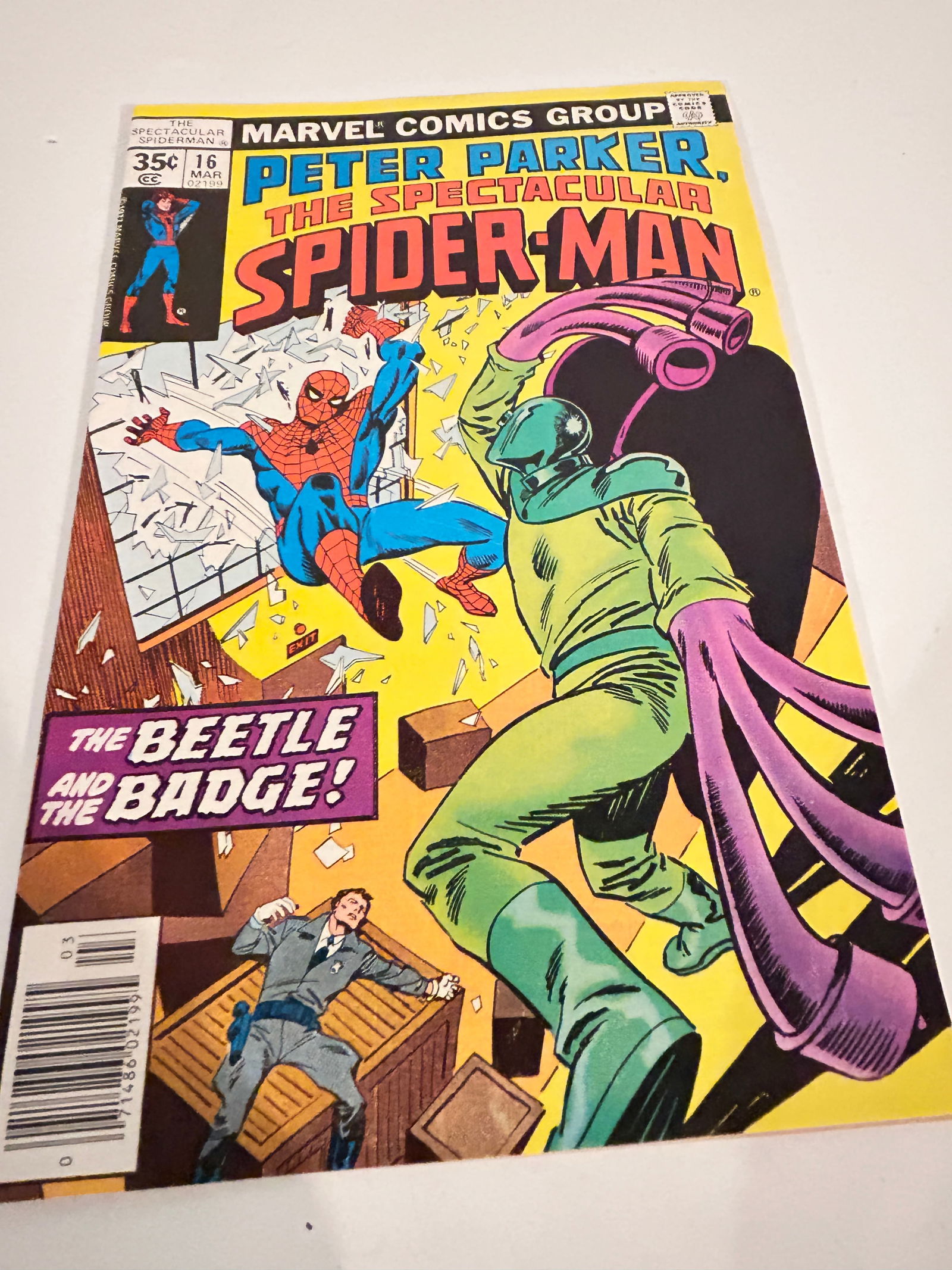 Vintage Comic Book Peter Parker the Spectaclar Spider-man # 16 (1 of 2)