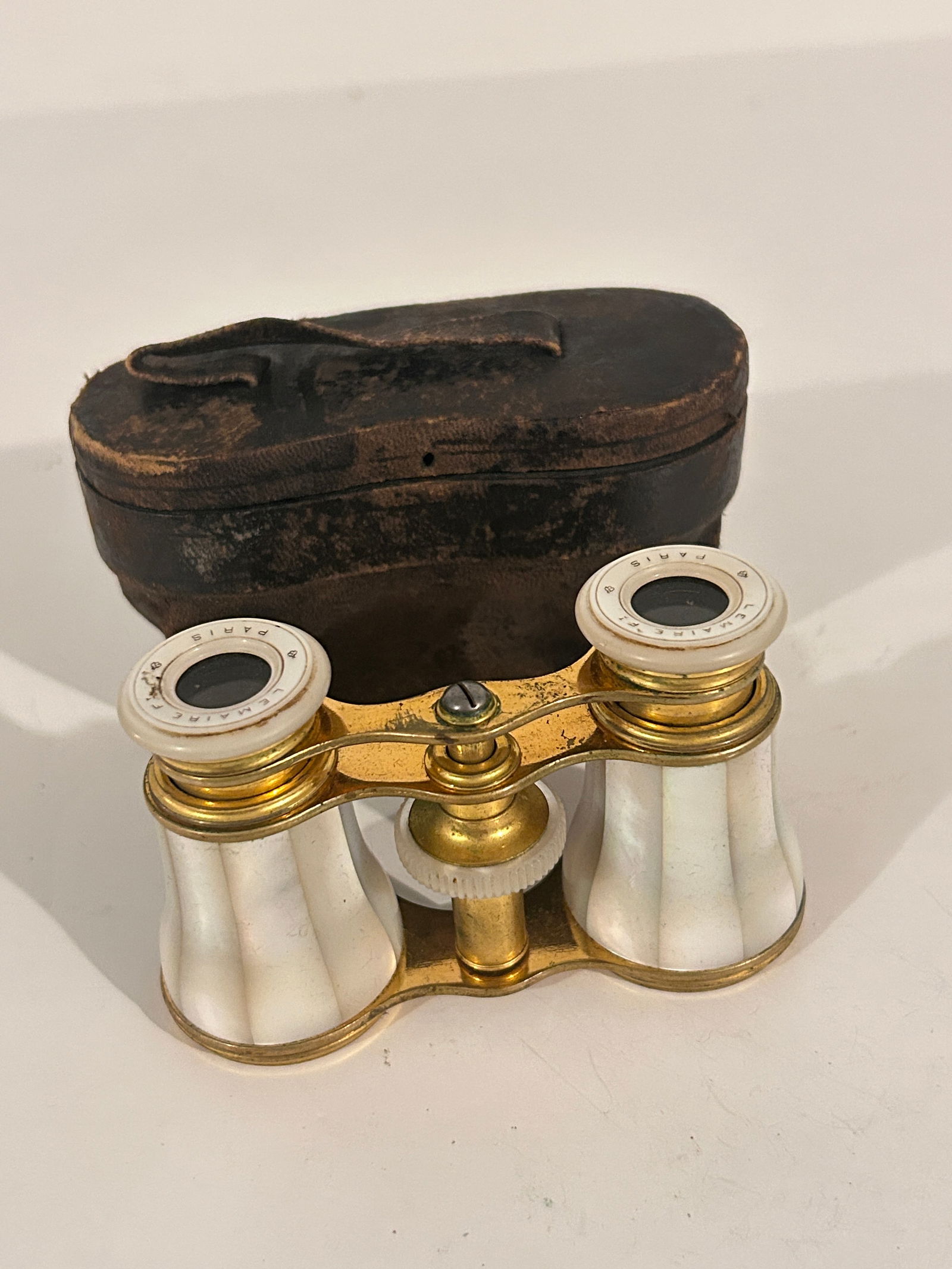 Vintage Mother of Pearl Lemaire Paris Opera Binoculars (1 of 8)