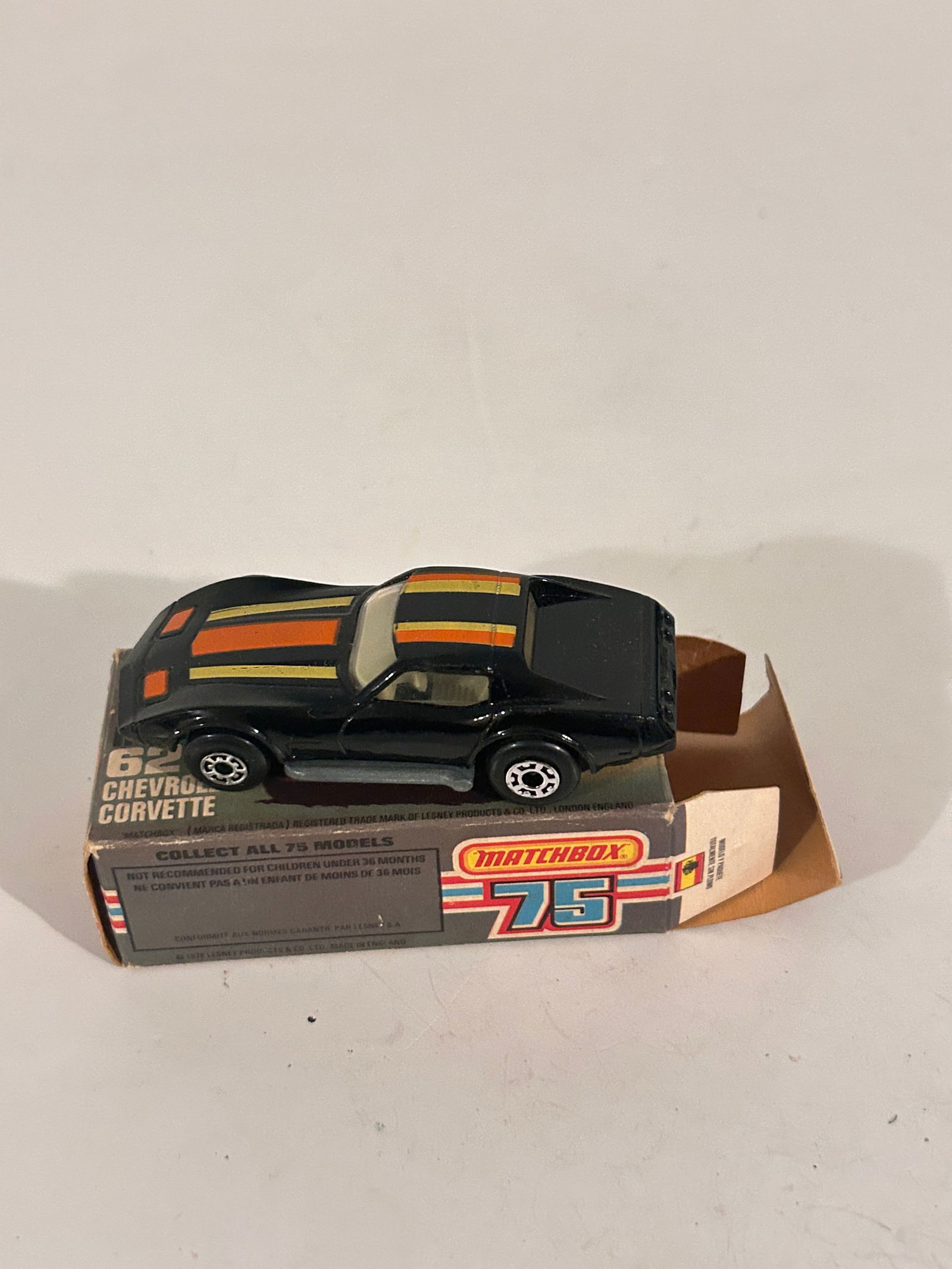 Vintage Matchbox Car 62 Chevrolet Corvette: Vintage Matchbox Car 62 Chevrolet Corvette Please view all photos as they are part of the description and condition of this Item, Feel free to contact me with questions or picture requests! Used Item