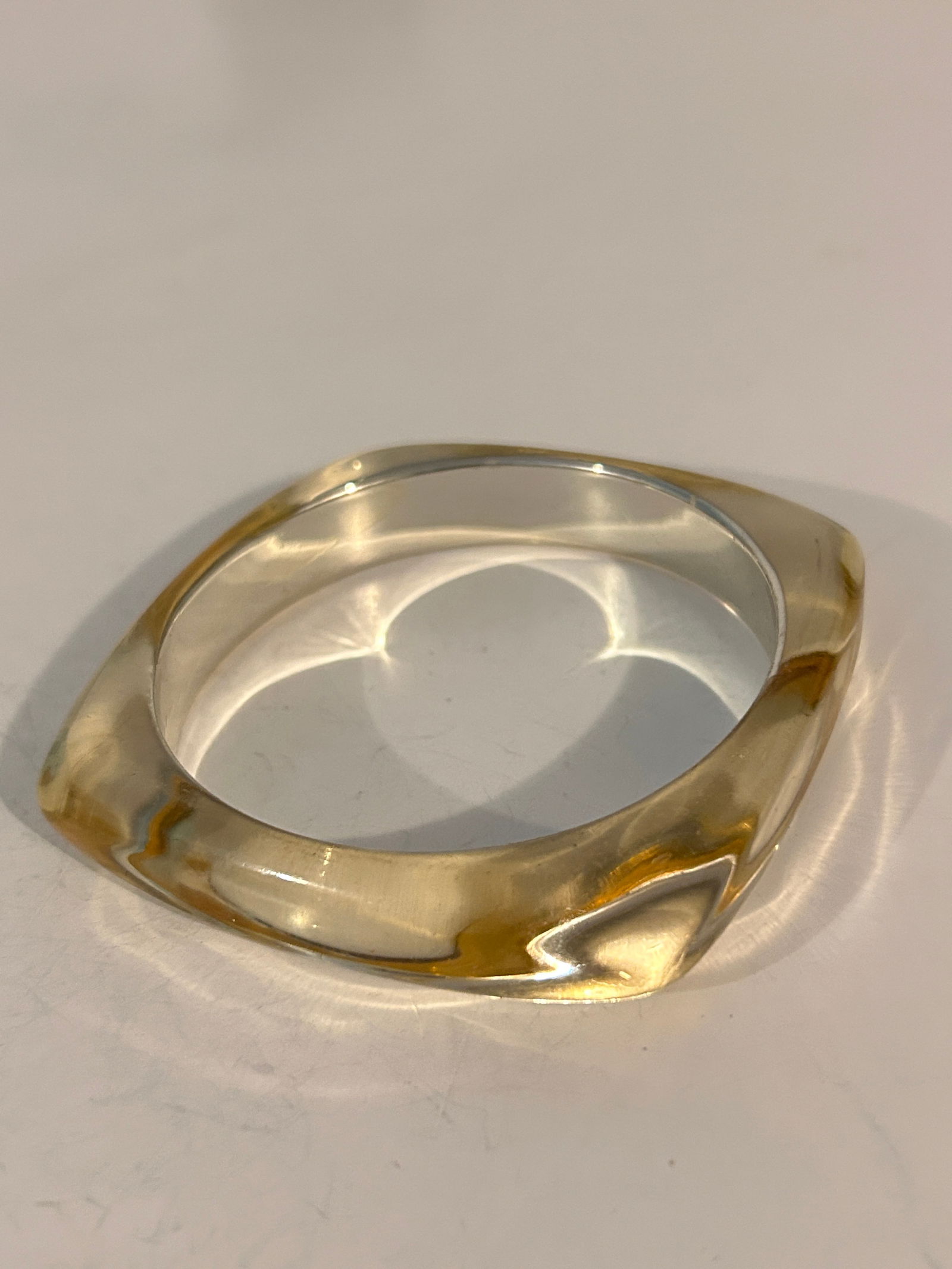 Vintage clear acrylic Bracelet Sz 7" (1 of 4)