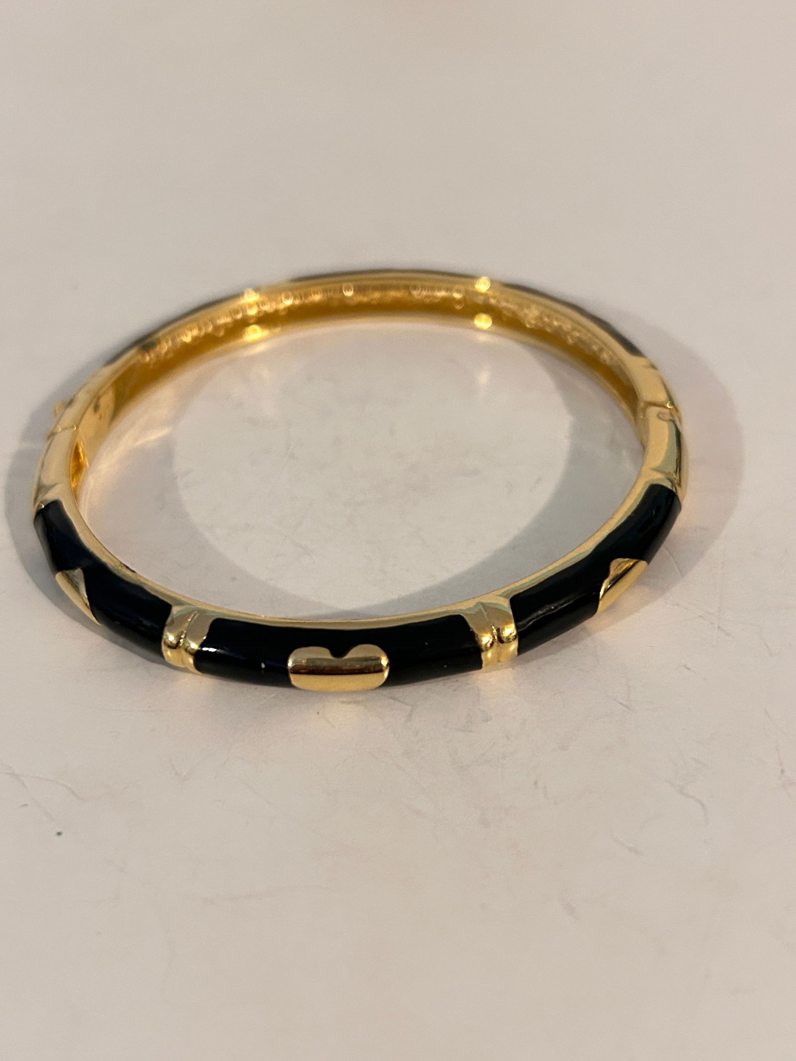 Vintage black enamel hinged Bracelet Sz 7" (1 of 4)