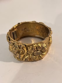 Vintage Brass hinged floral wide Bracelet Sz 7"