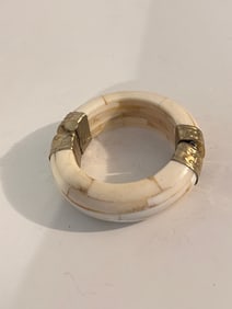 Vintage wide Bone hinged Bracelet Sz 7"