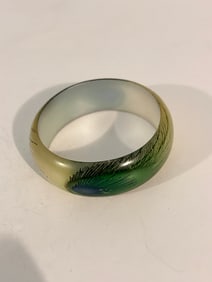 Vintage wide acrylic feather style wide Bracelet Sz 7.5"