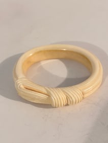 Vintage heavy white bone Bracelet Sz 8"