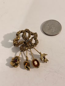 Vintage old Gold tone floral 1900s Brooch