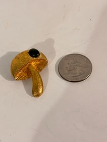 Vintage gold tone Mushroom Brooch