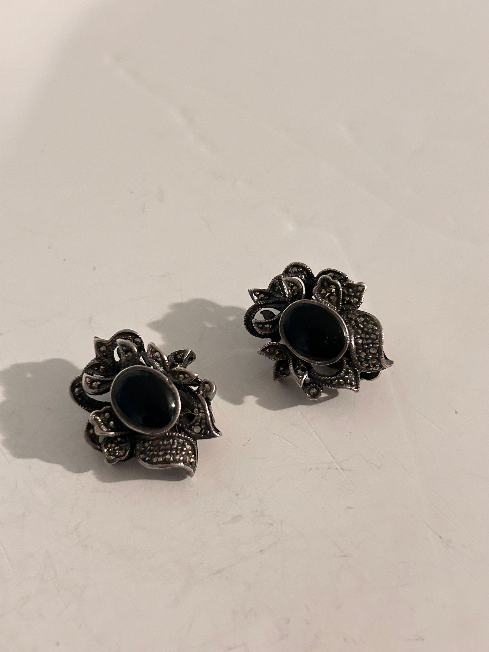 Vintage Sterling Silver onyx marcasite Earrings: Vintage Sterling Silver onyx marcasite Earrings Please view all photos as they are part of the description and condition of this Item, Feel free to contact me with questions or picture requests! Used