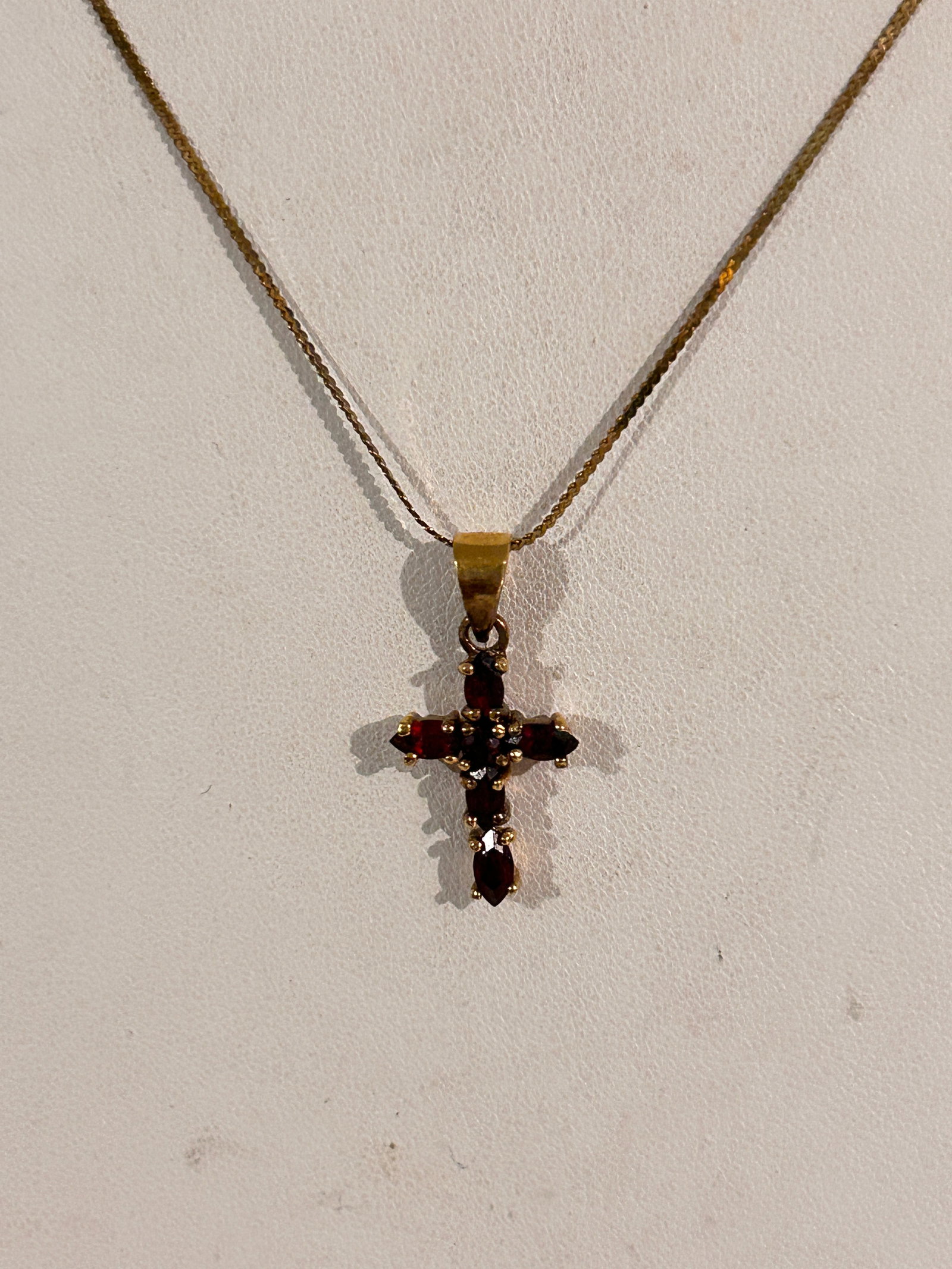Vintage Sterling Silver Amethyst cross Necklace 17": Vintage Sterling Silver Amethyst cross Necklace 17" Please view all photos as they are part of the description and condition of this Item, Feel free to contact me with questions or picture requests! U