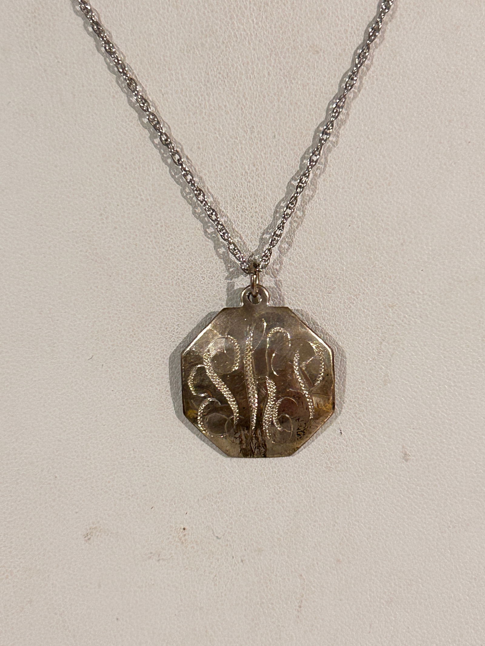Vintage Sterling Silver engraved pendant Necklace 18" (1 of 5)