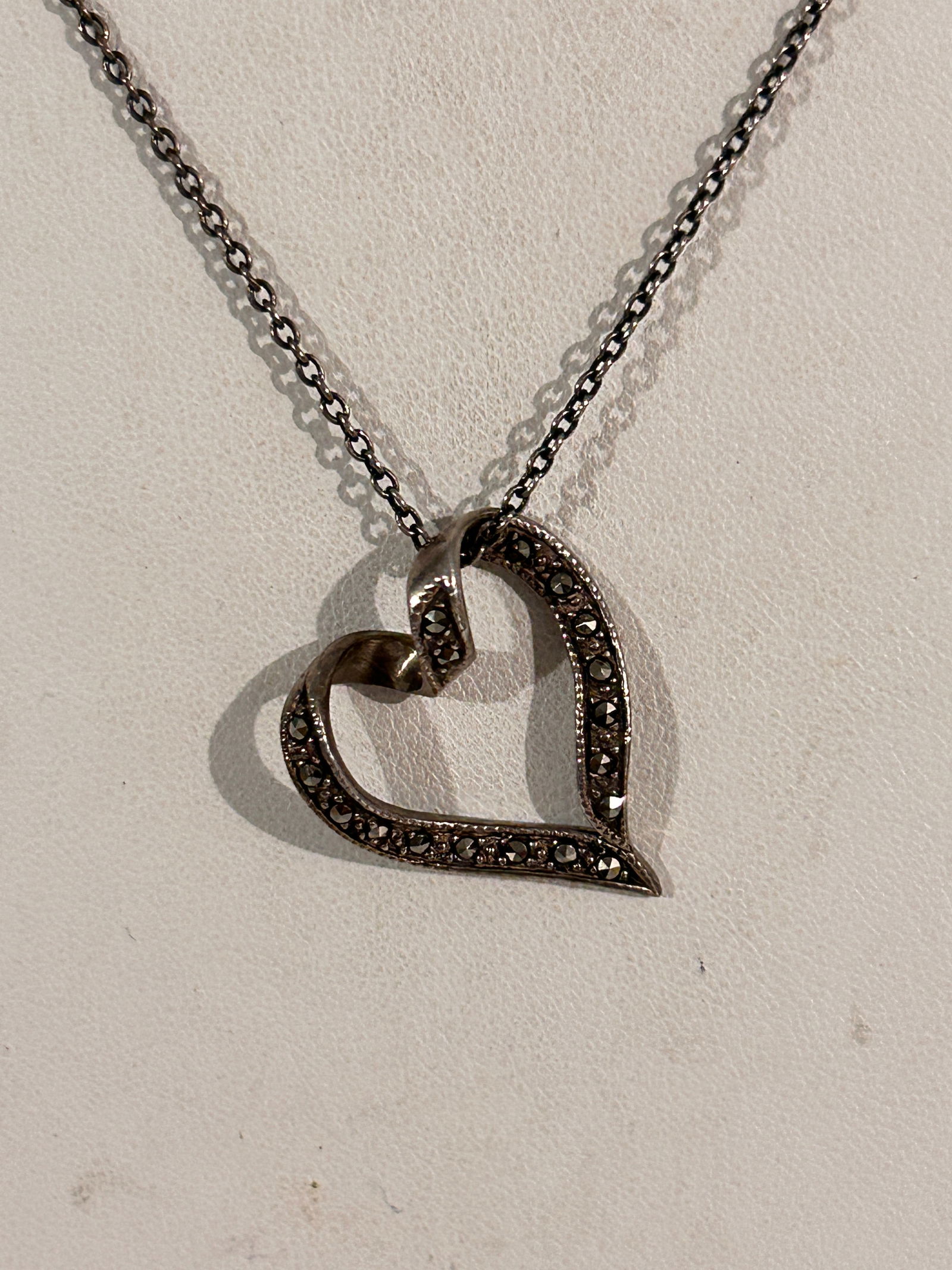 Vintage Sterling Silver marcasite heart pendant Necklace 18": Vintage Sterling Silver marcasite heart pendant Necklace 18" Please view all photos as they are part of the description and condition of this Item, Feel free to contact me with questions or picture re
