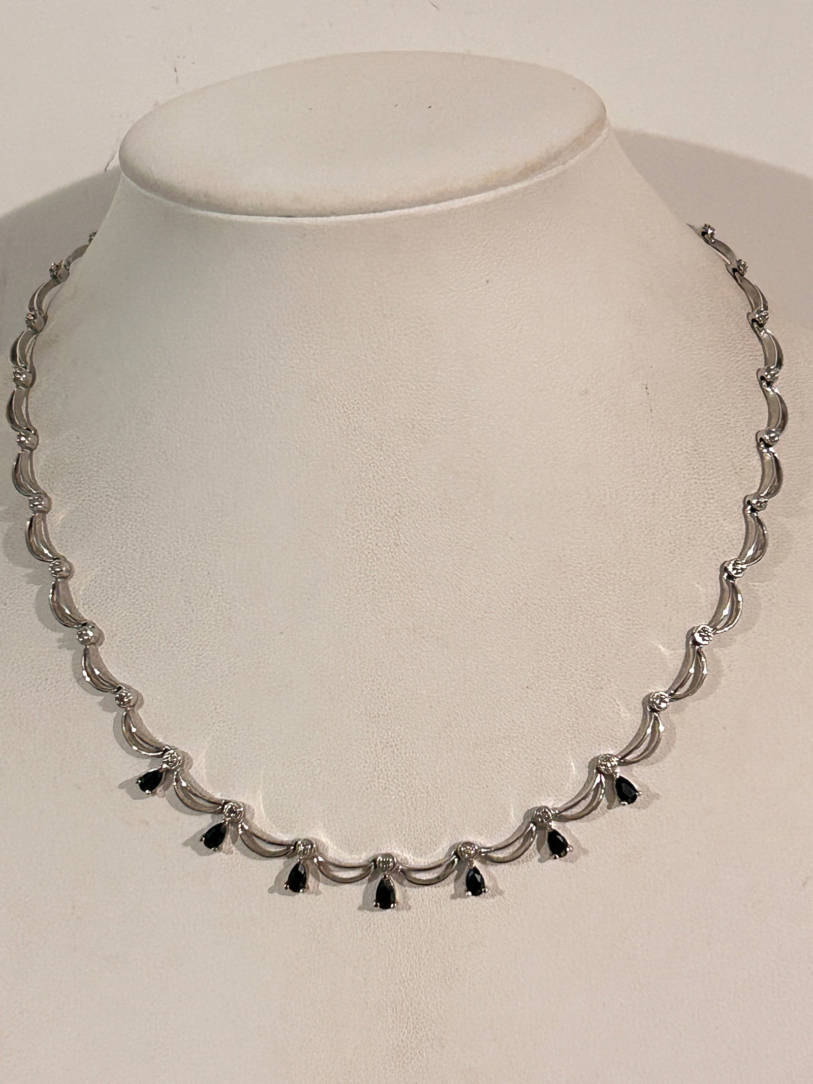 Vintage Sterling Silver gem stone choker Necklace 16": Vintage Sterling Silver gem stone choker Necklace 16" Please view all photos as they are part of the description and condition of this Item, Feel free to contact me with questions or picture requests!