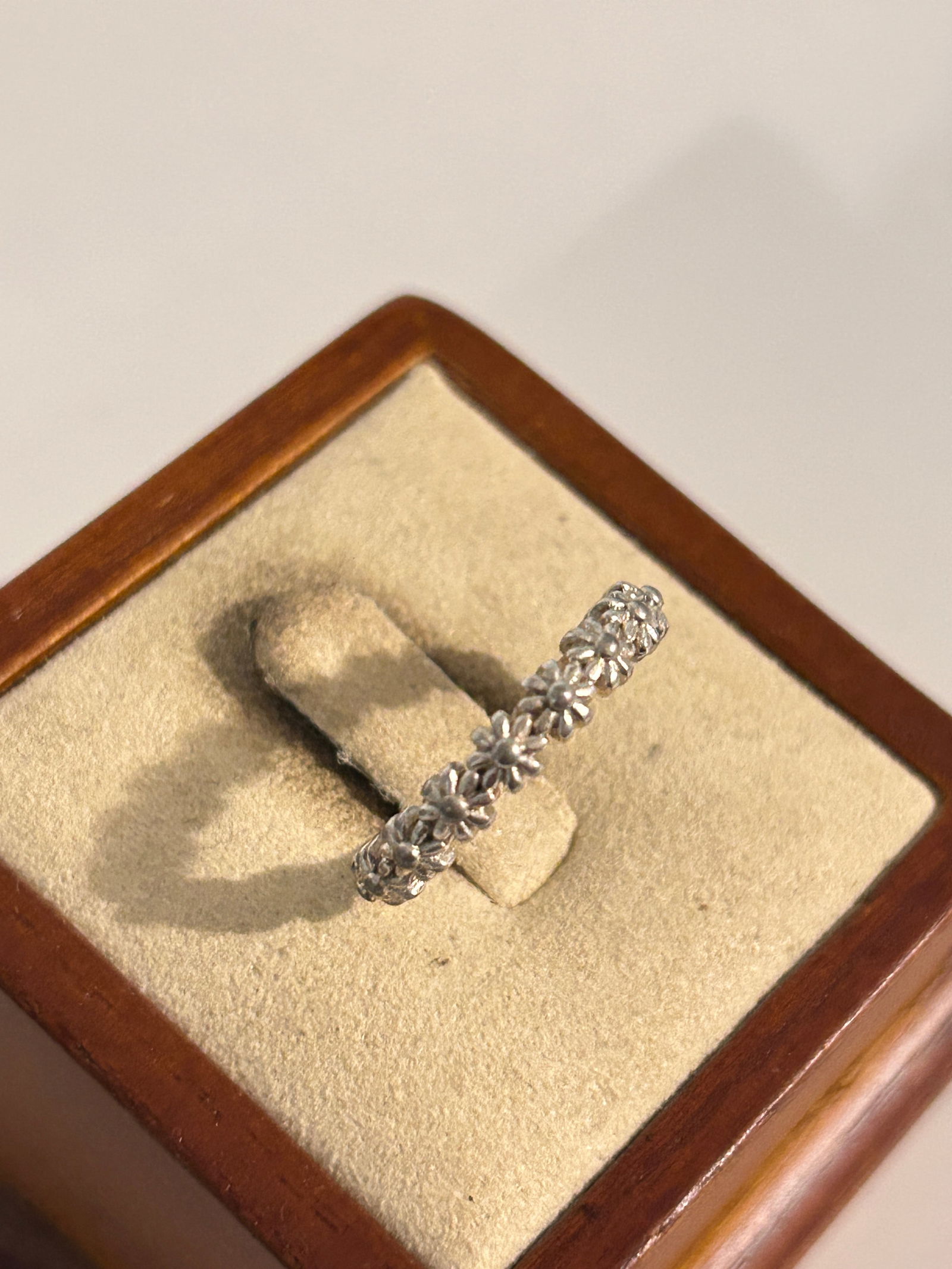 Vintage Sterling Silver floral Ring Sz 7 (1 of 5)