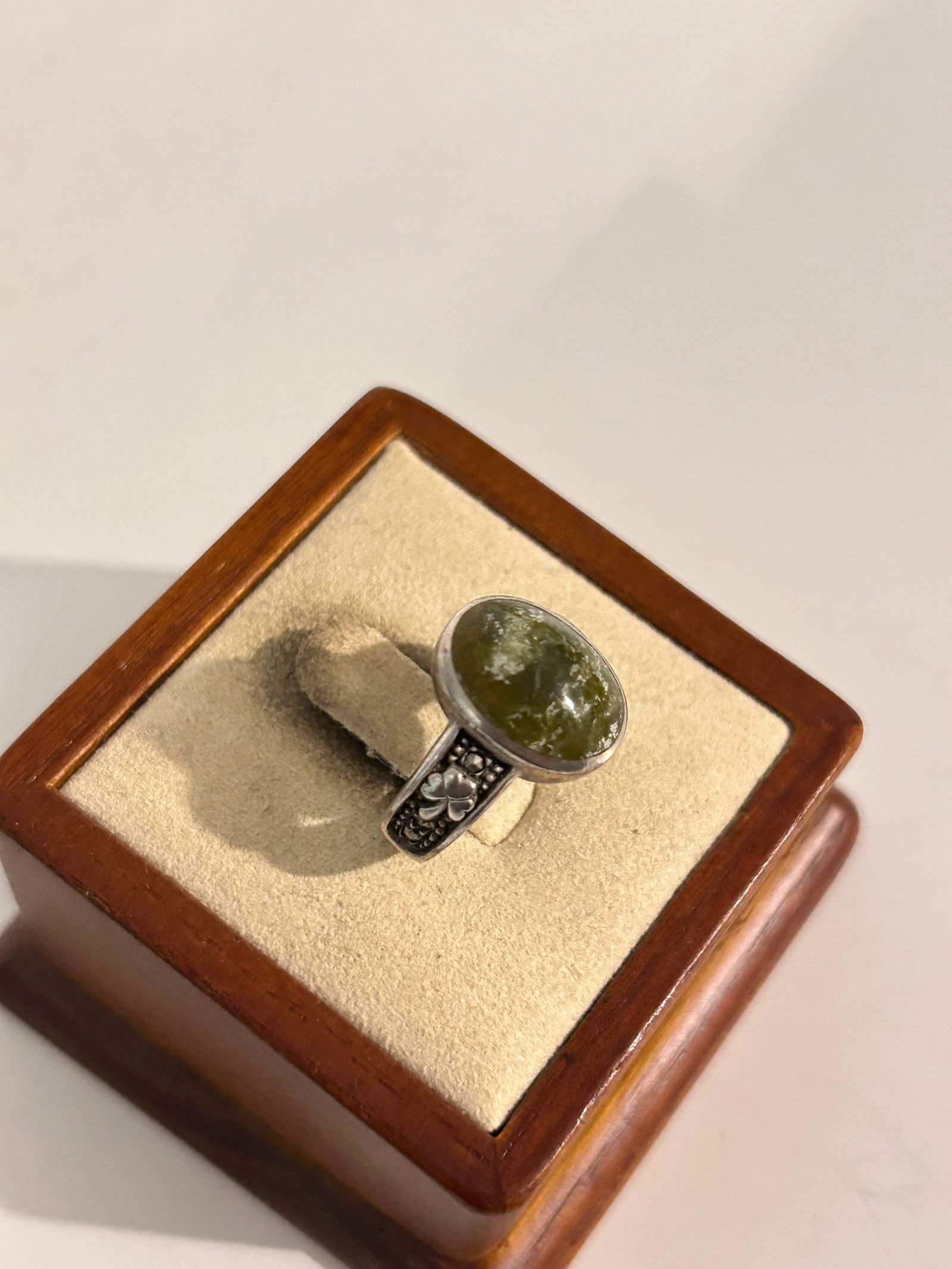 Irish Sterling Silver Celtic Ring Green Connemara Ring Sz 6 (1 of 6)