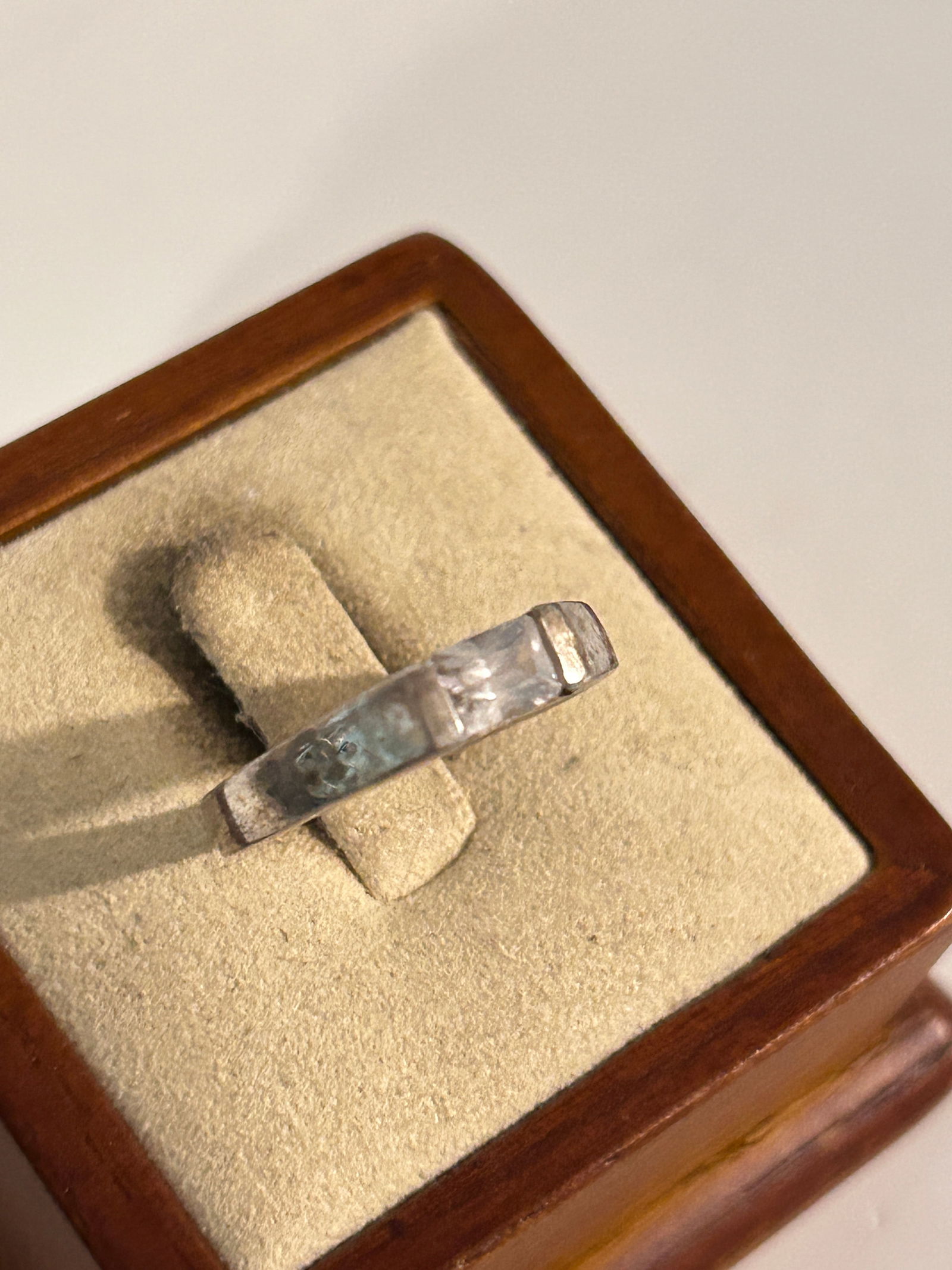 Vintage Sterling Silver Ring Sz 9 (1 of 4)