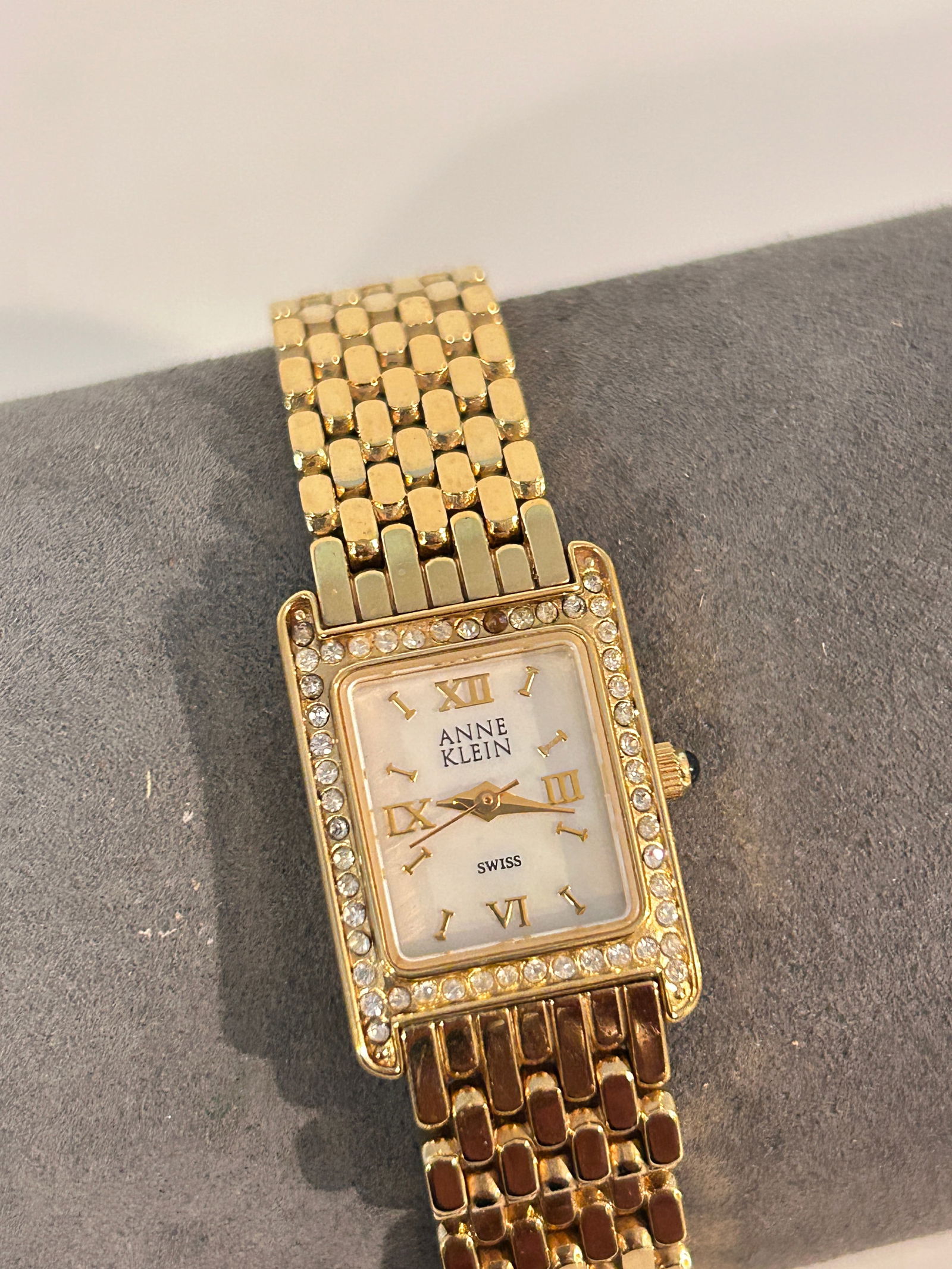Anne Klein Ladies Diamond Swiss Bezel MOP Dial Gold Tone Dainty Bracelet Watch working (1 of 4)