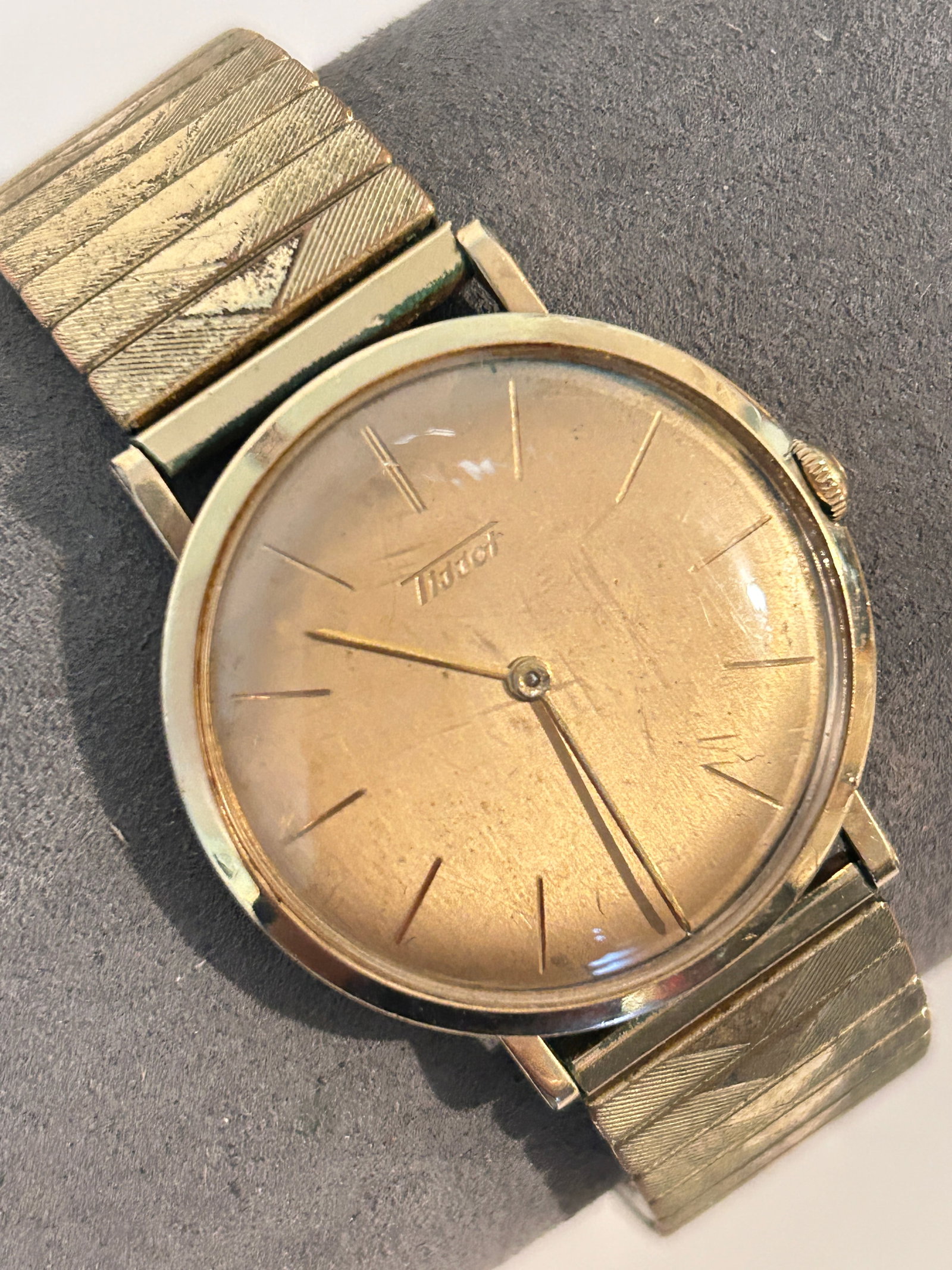 Vintage Tissot mech working gold filled Watch: Vintage Tissot mech working gold filled Watch Please view all photos as they are part of the description and condition of this Item, Feel free to contact me with questions or picture requests! Used It