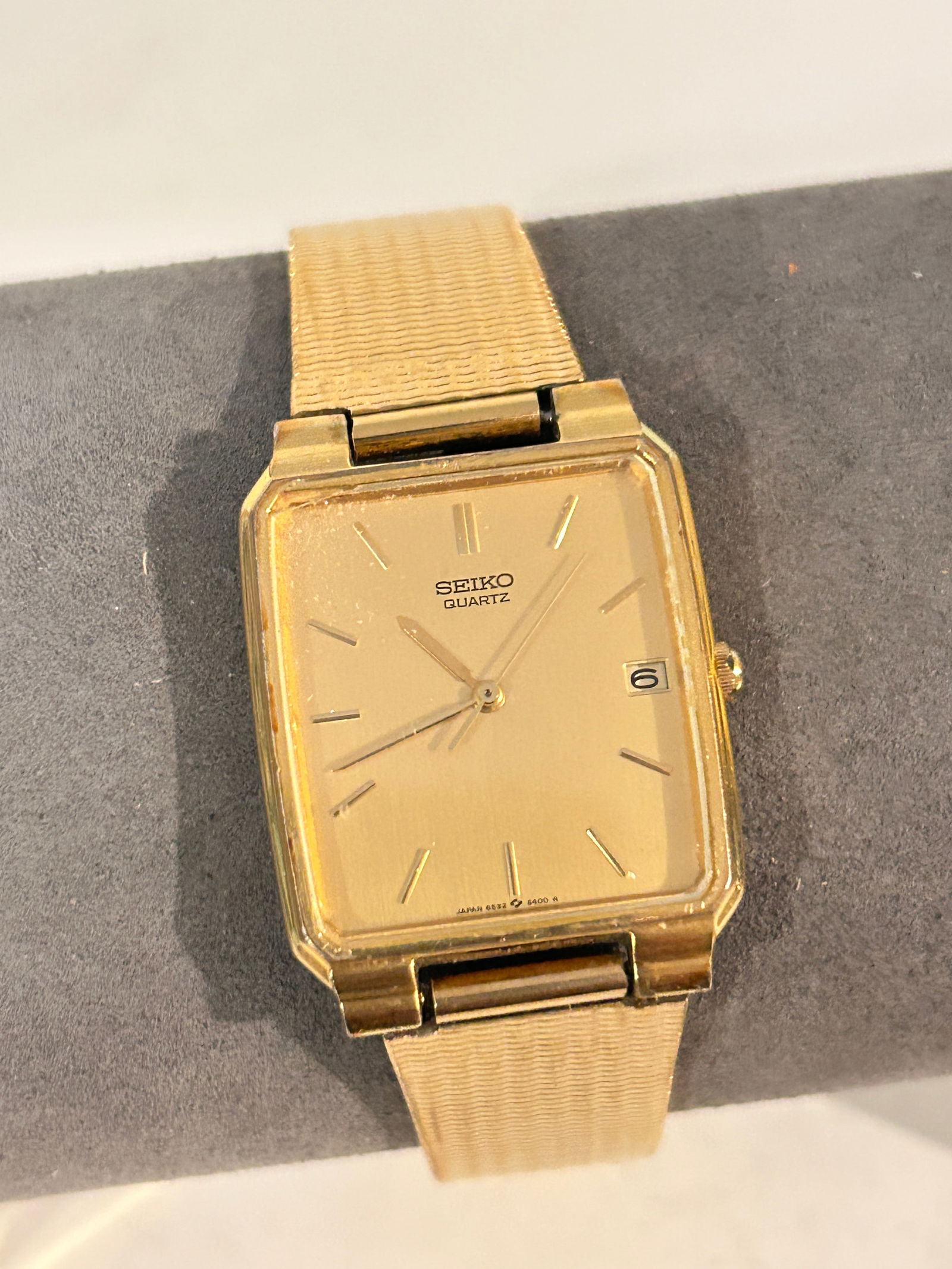 Seiko Tank Gold Tone Watch 6532 working: Seiko Tank Gold Tone Watch 6532 working Please view all photos as they are part of the description and condition of this Item, Feel free to contact me with questions or picture requests! Used Item AS