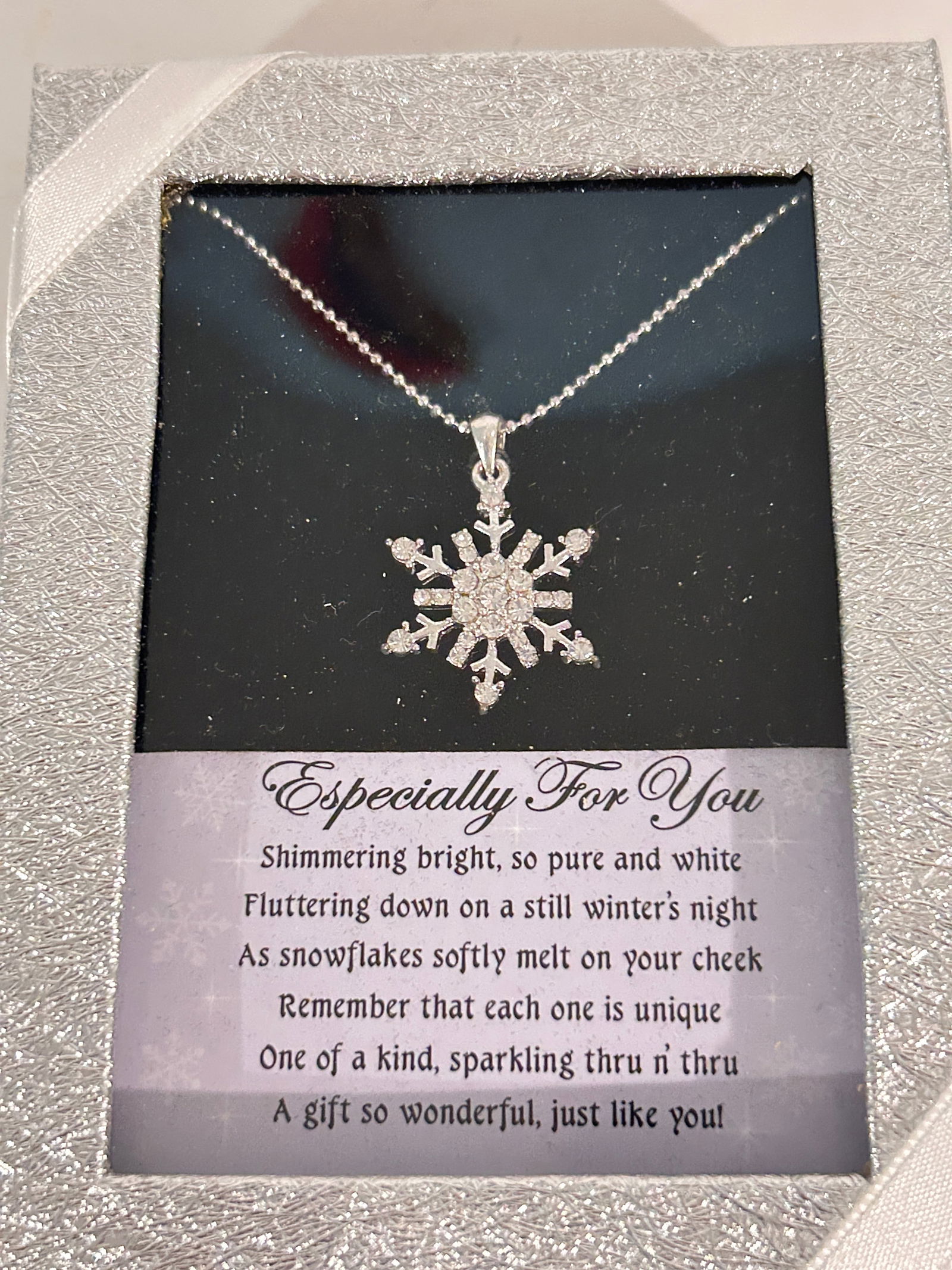 Vintage snow flake necklace (1 of 3)
