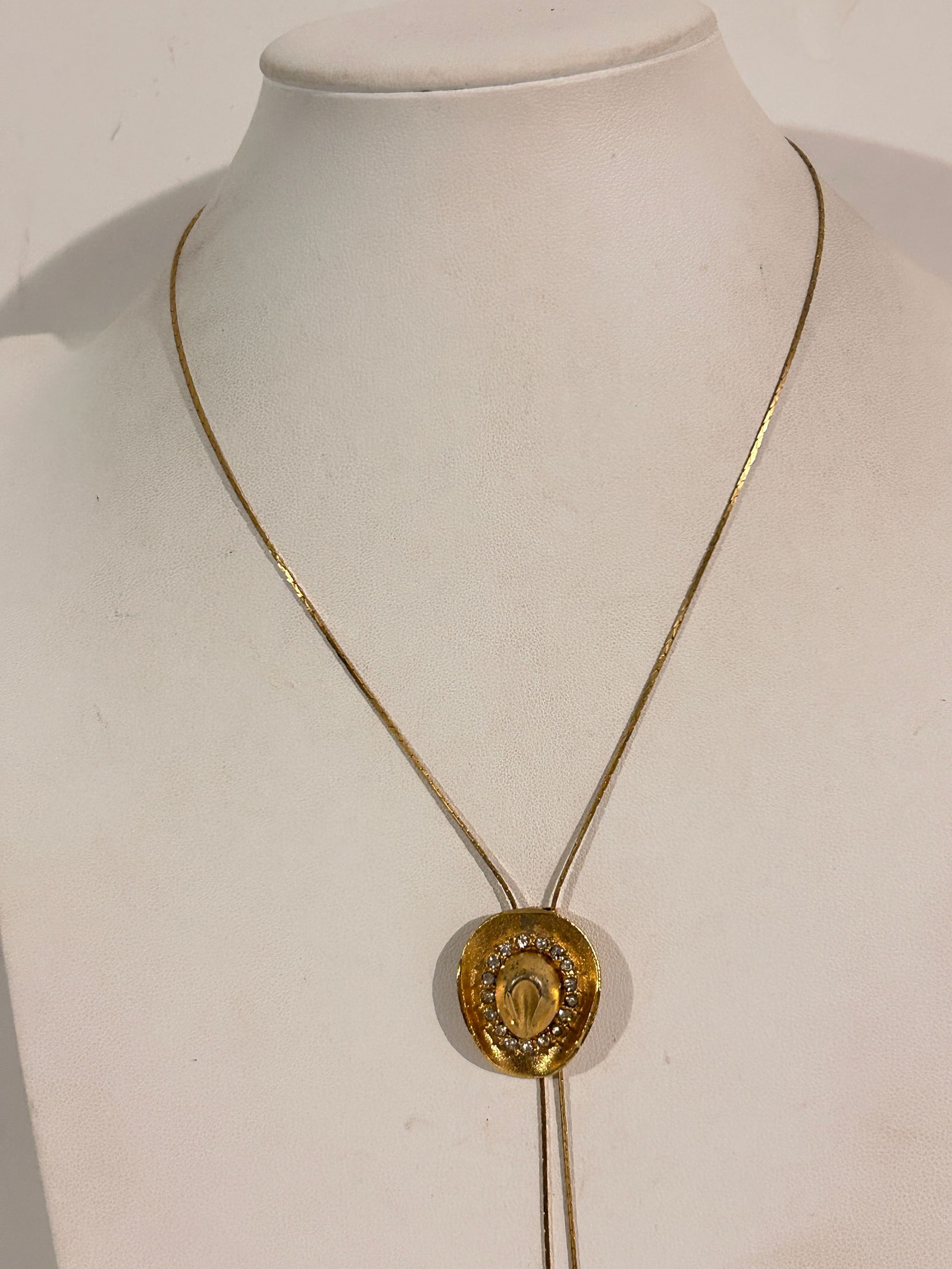 Vintage Gold tone hat Necklace Sz 30" (1 of 5)