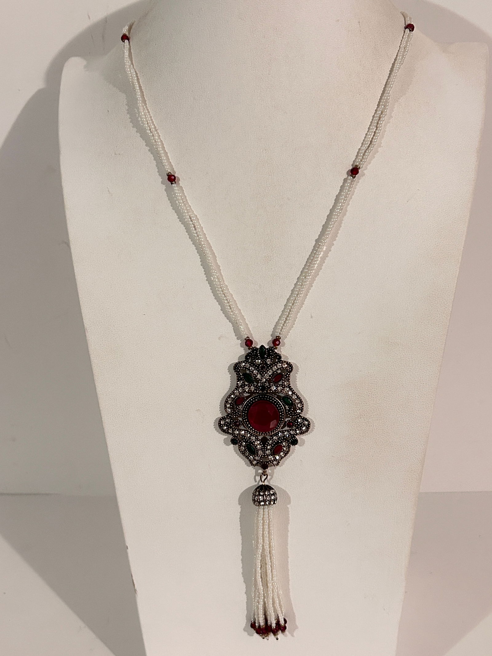 Vintage Faux Pearl Rhinestone pendant tassel Necklace Sz 27": Vintage Faux Pearl Rhinestone pendant tassel Necklace Sz 27" Please view all photos as they are part of the description and condition of this Item, Feel free to contact me with questions or picture re