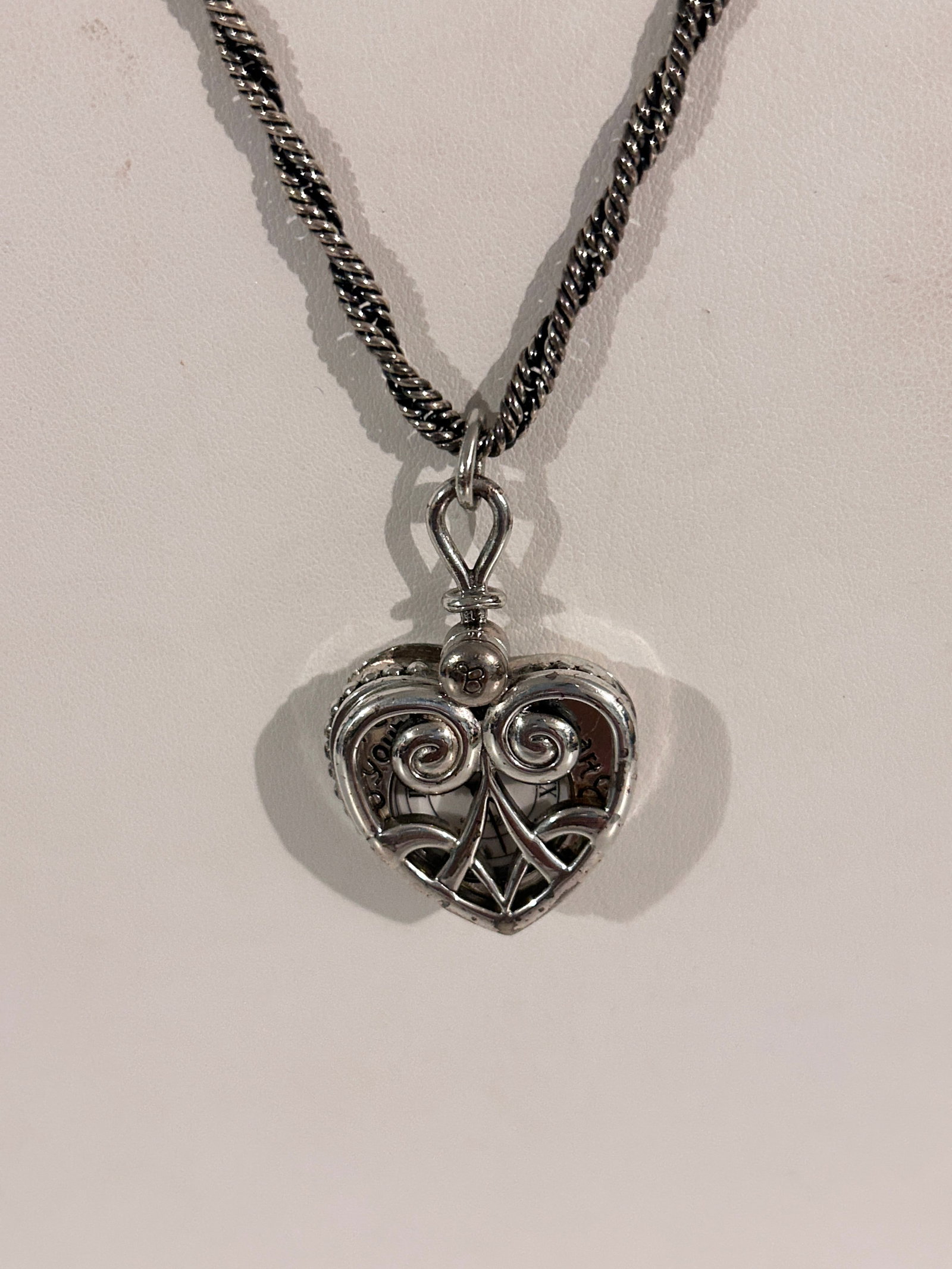 Vintage Brighton watch pendant Necklace Sz 34": Vintage Brighton watch pendant Necklace Sz 34" Please view all photos as they are part of the description and condition of this Item, Feel free to contact me with questions or picture requests! Used I