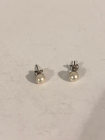 Vintage Sterling Silver Pearl post Earrings