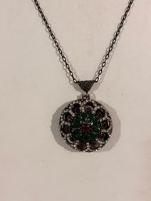 Vintage Rhinestone Elegant pendant Necklace Sz 20"