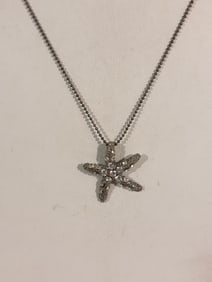Vintage Silver Tone Rhinestone star fish Necklace Sz 17"