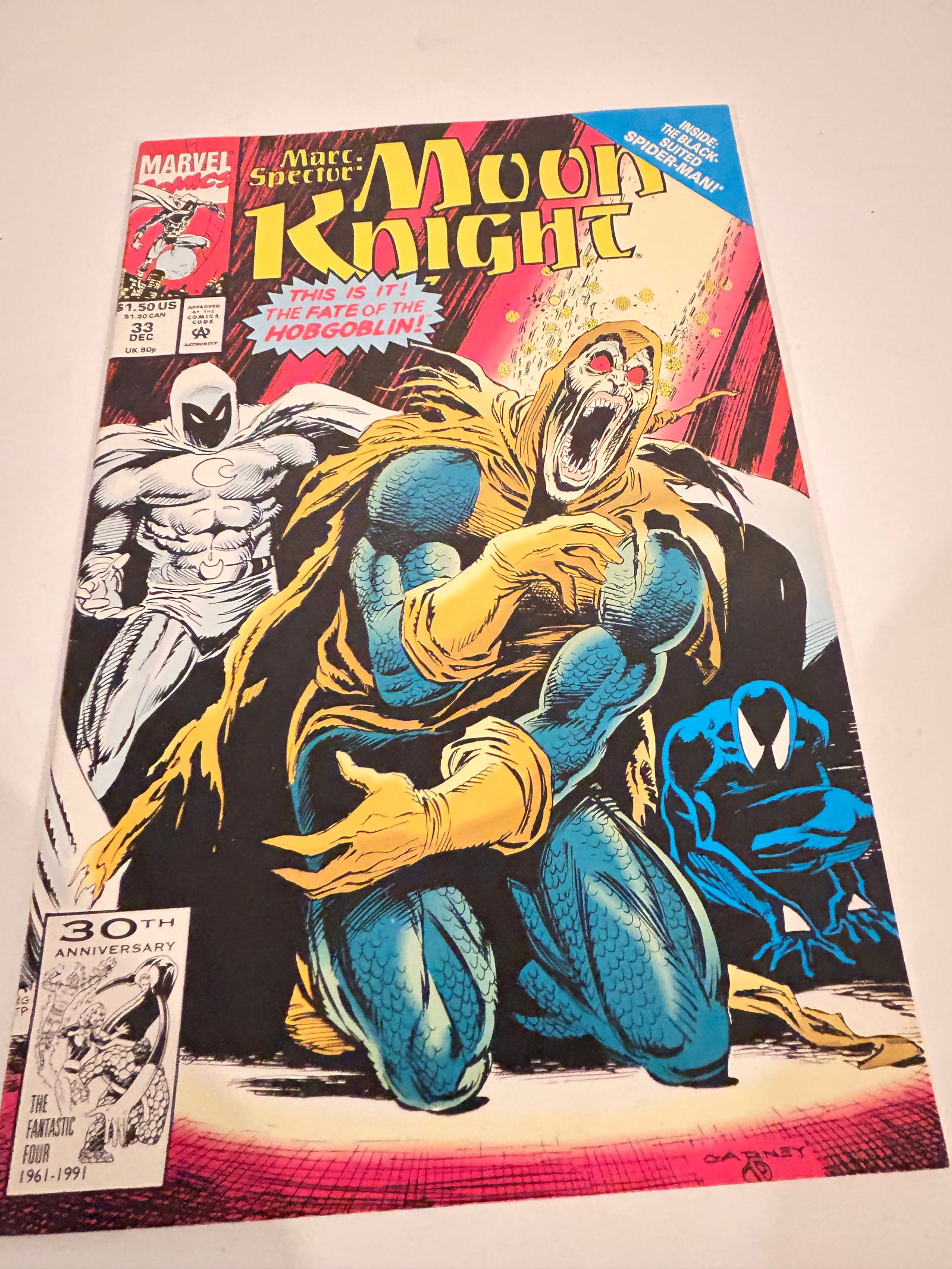 Vintage Comic Book Moon Knight # 33: Vintage Comic Book Moon Knight # 33 Please view all photos as they are part of the description and condition of this Item, Feel free to contact me with questions or picture requests! Used Item AS IS